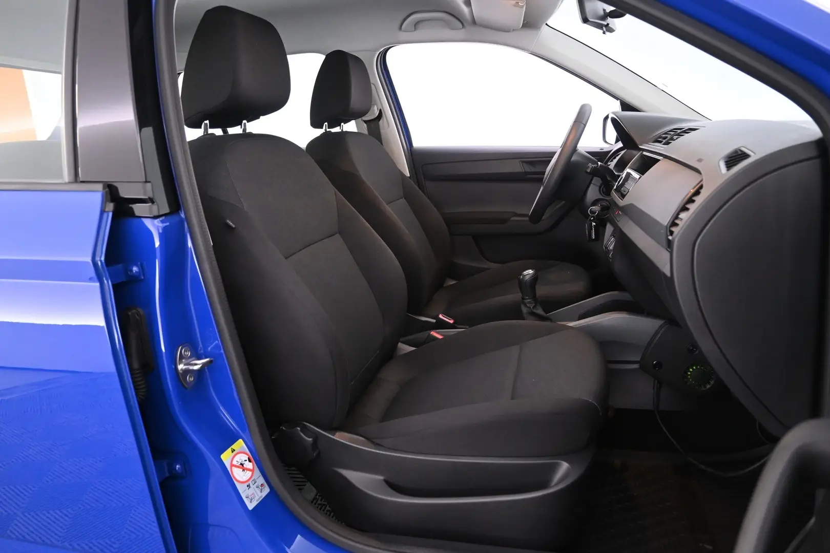 Car Image - 70rtgZvmwRd6nciwfT3hl0