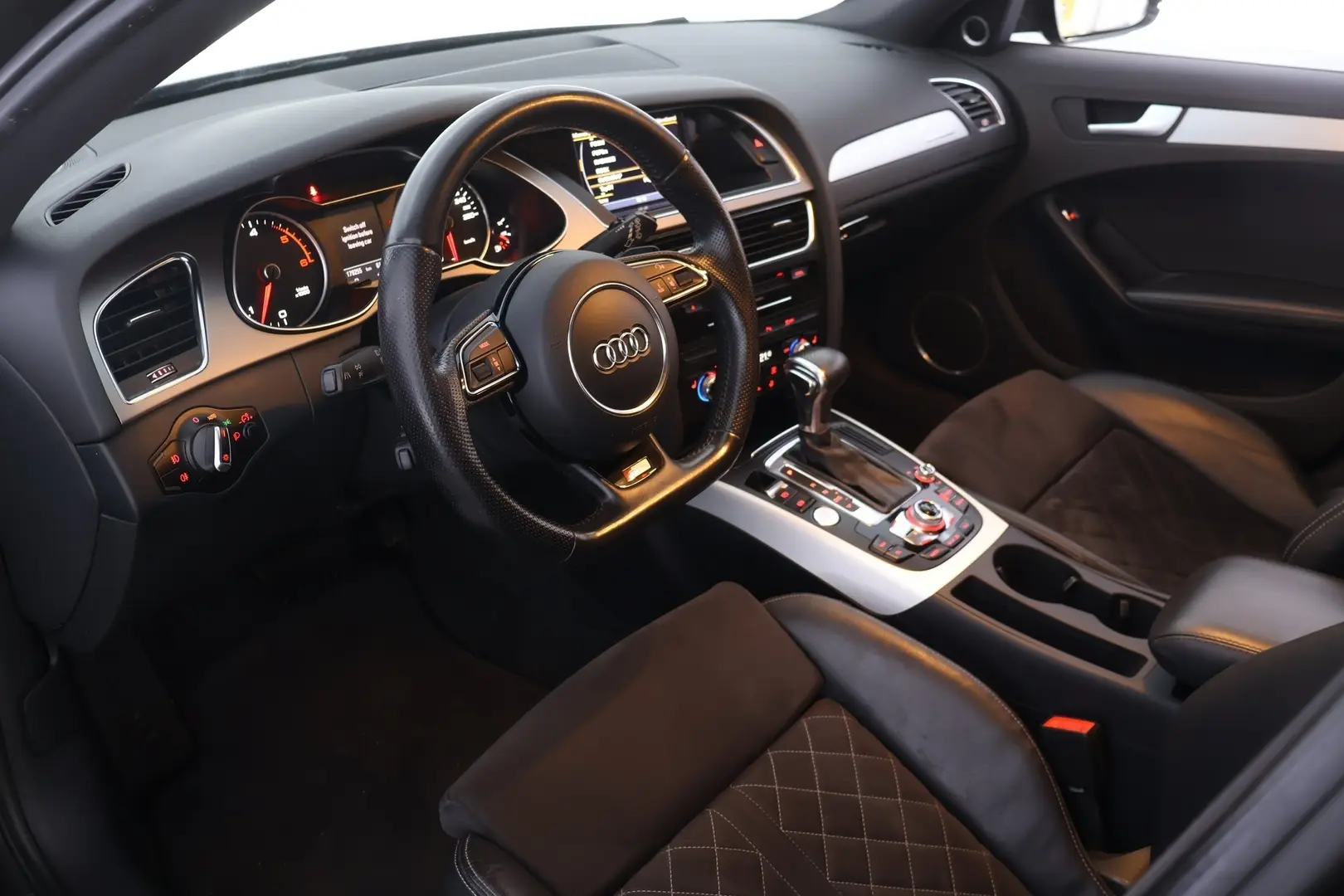Car Image - 5CmHvkb7r0crxvqSq3T3X7