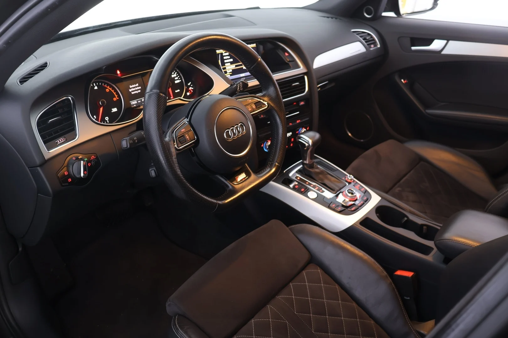 Car Image - 5CmHvkb7r0crxvqSq3T3X7