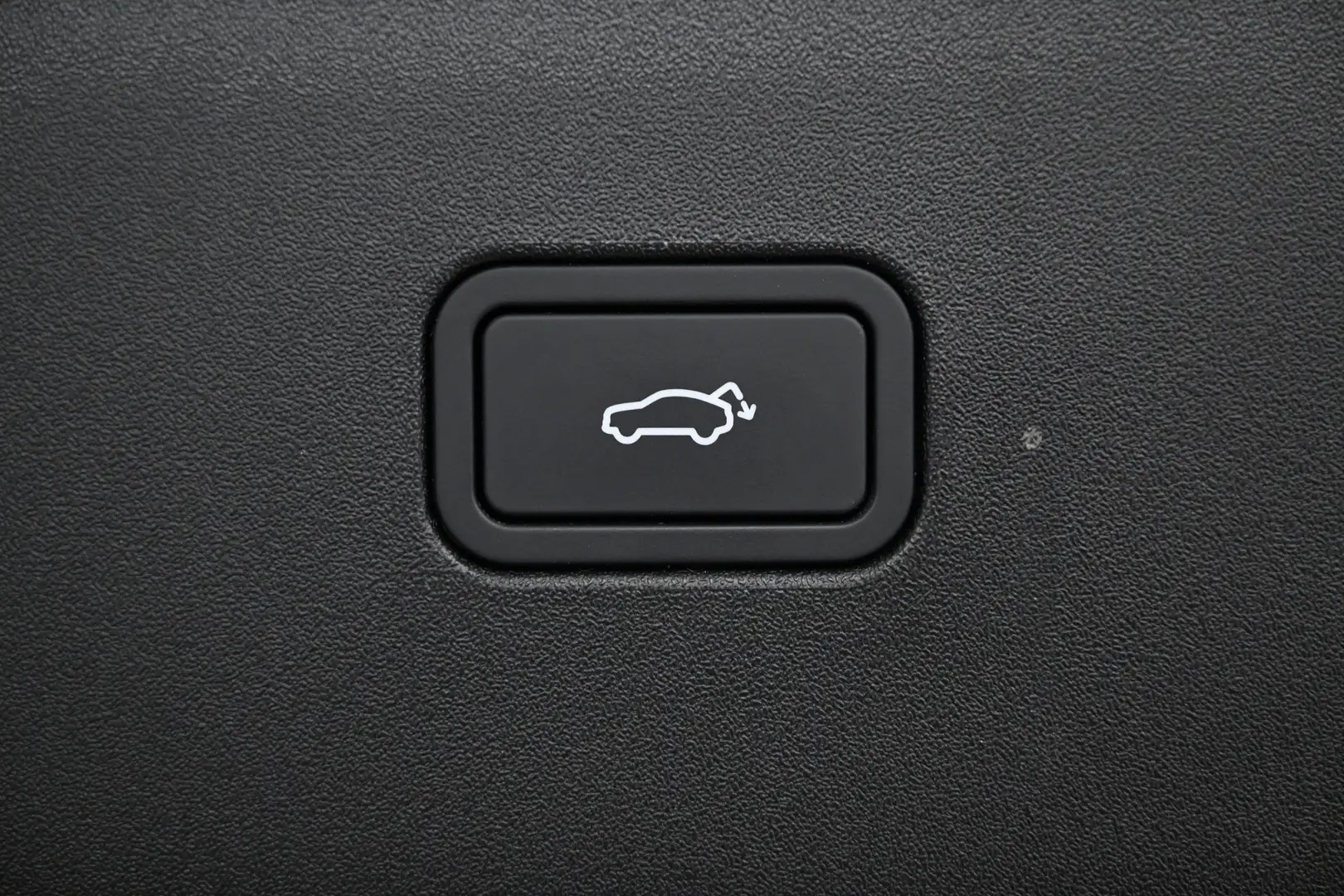 Car Image - 5YSlIgYyap7YOyrm0wj0oz