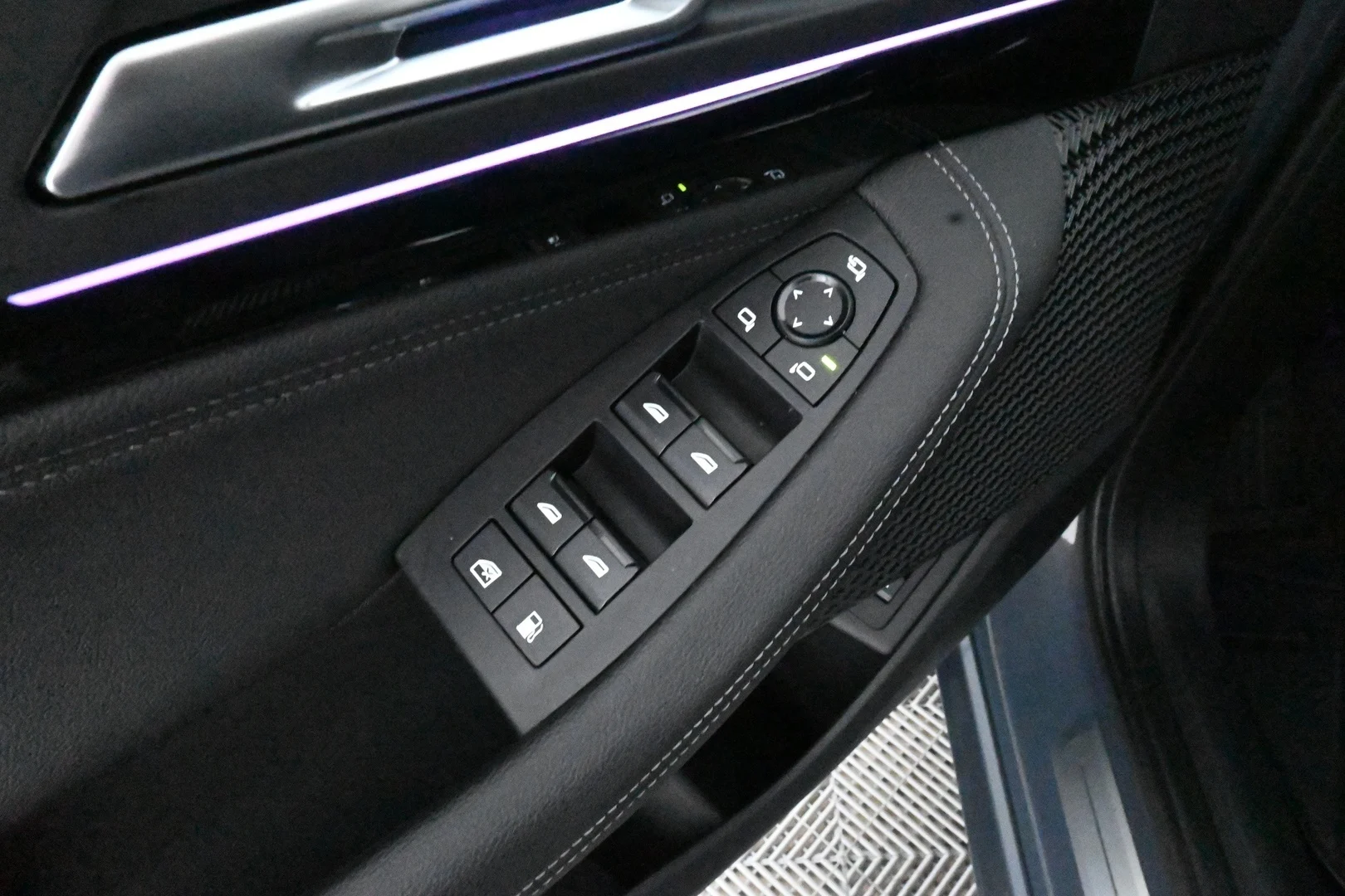 Car Image - 1lR7RuRHy4rs6GrMQCh18O