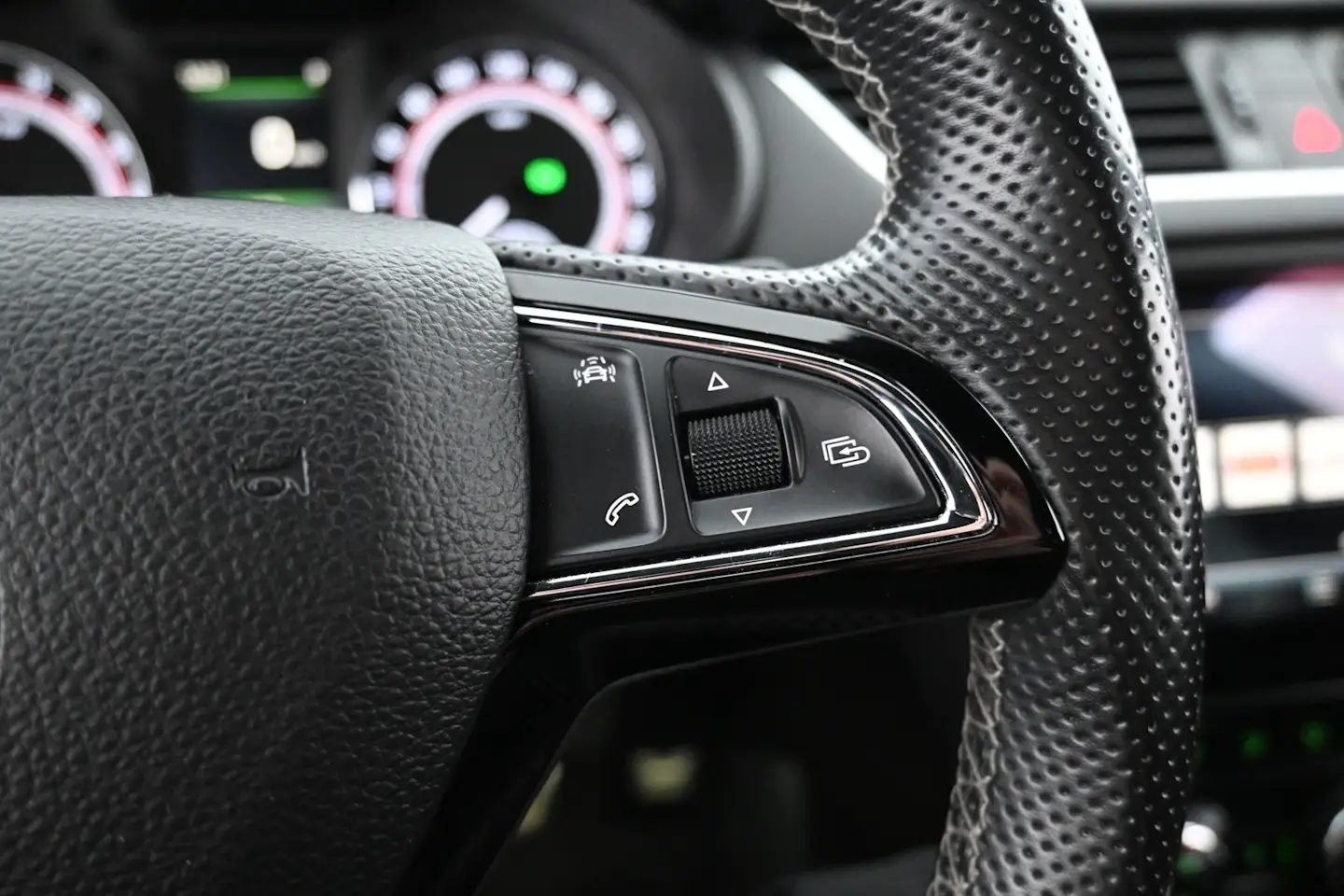 Car Image - 2Vcn7TZ0TAllvBqqhYgZ32