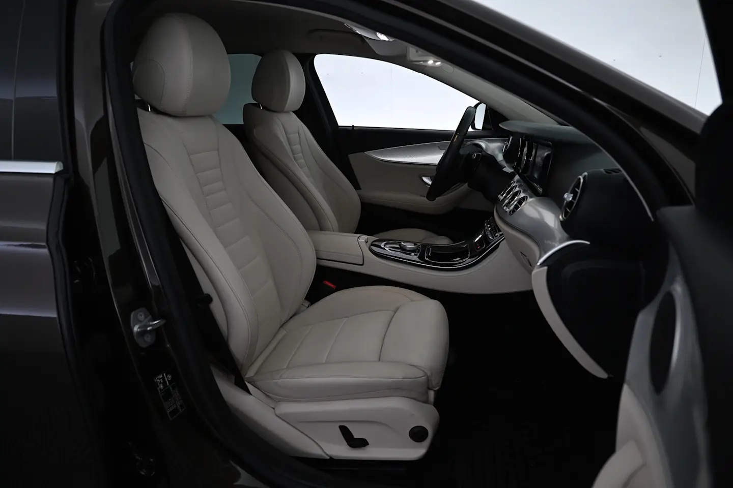 Car Image - TyTXZ7QPZHVqi9To8TksX