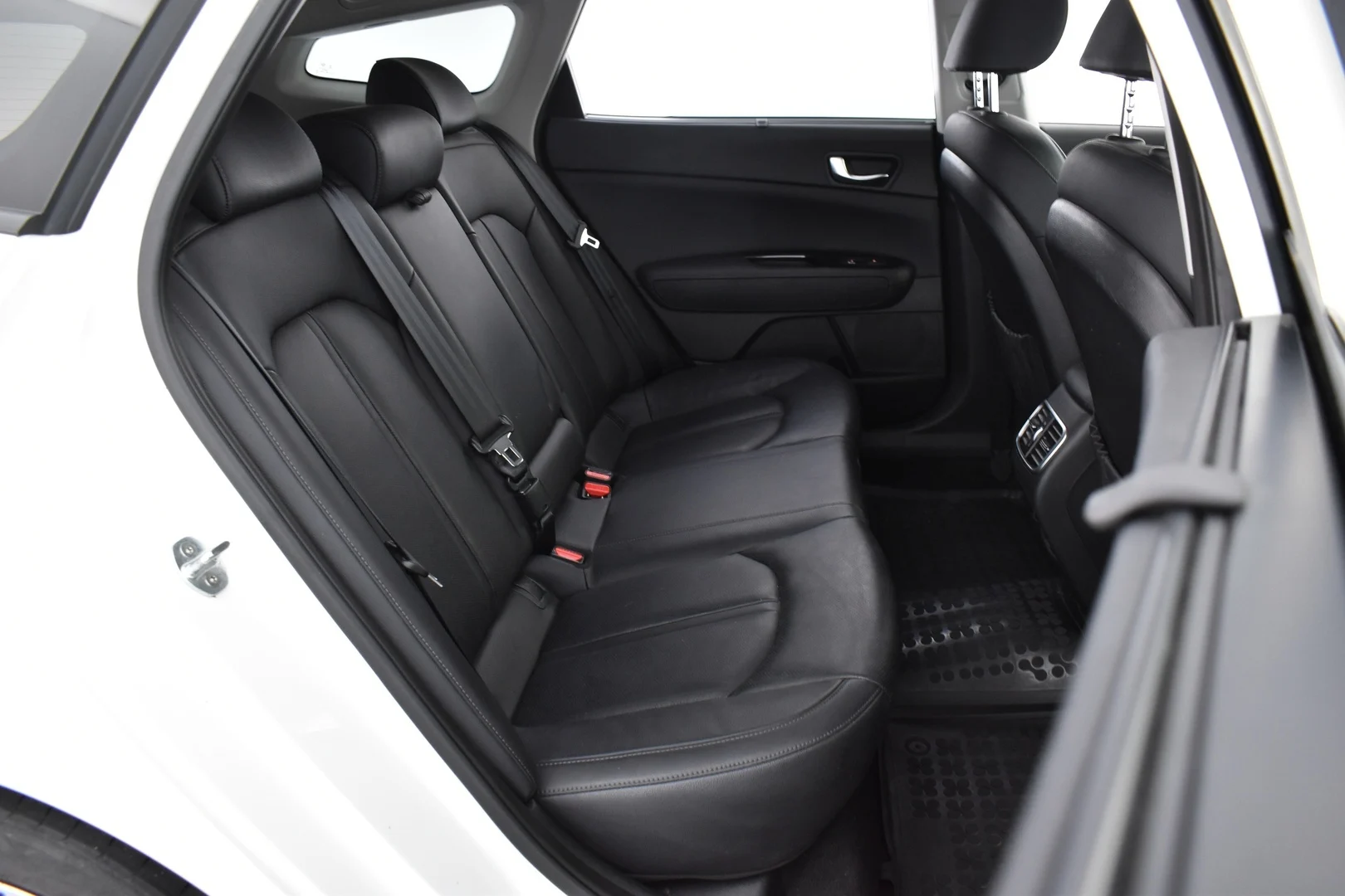 Car Image - 4ucALOrXML6I5lfY6ixLIS