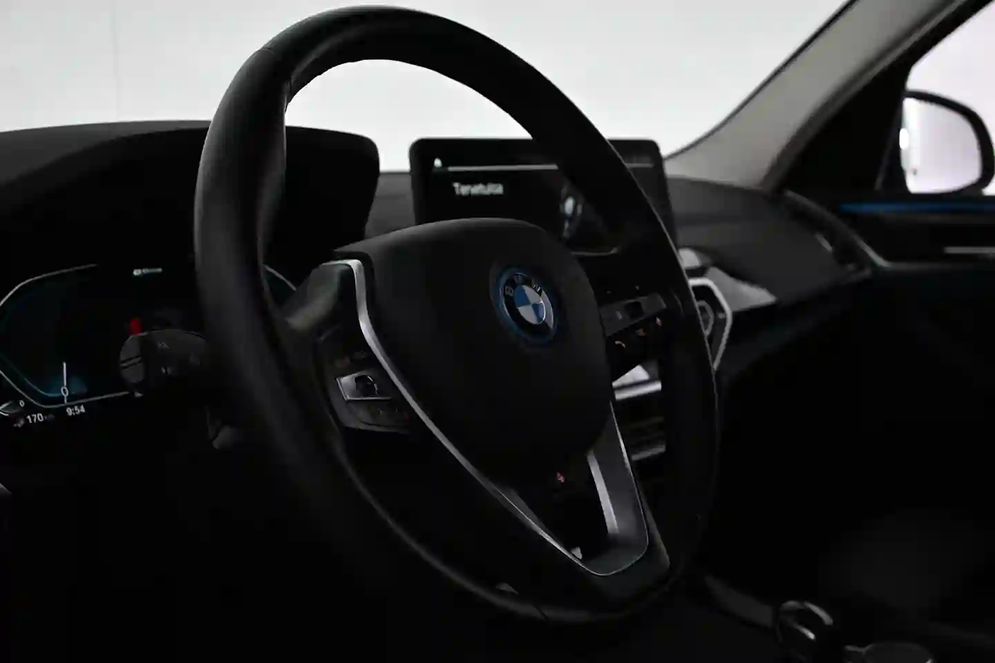 Car Image - 7wr95FDV3XKK4cwHYA16mP
