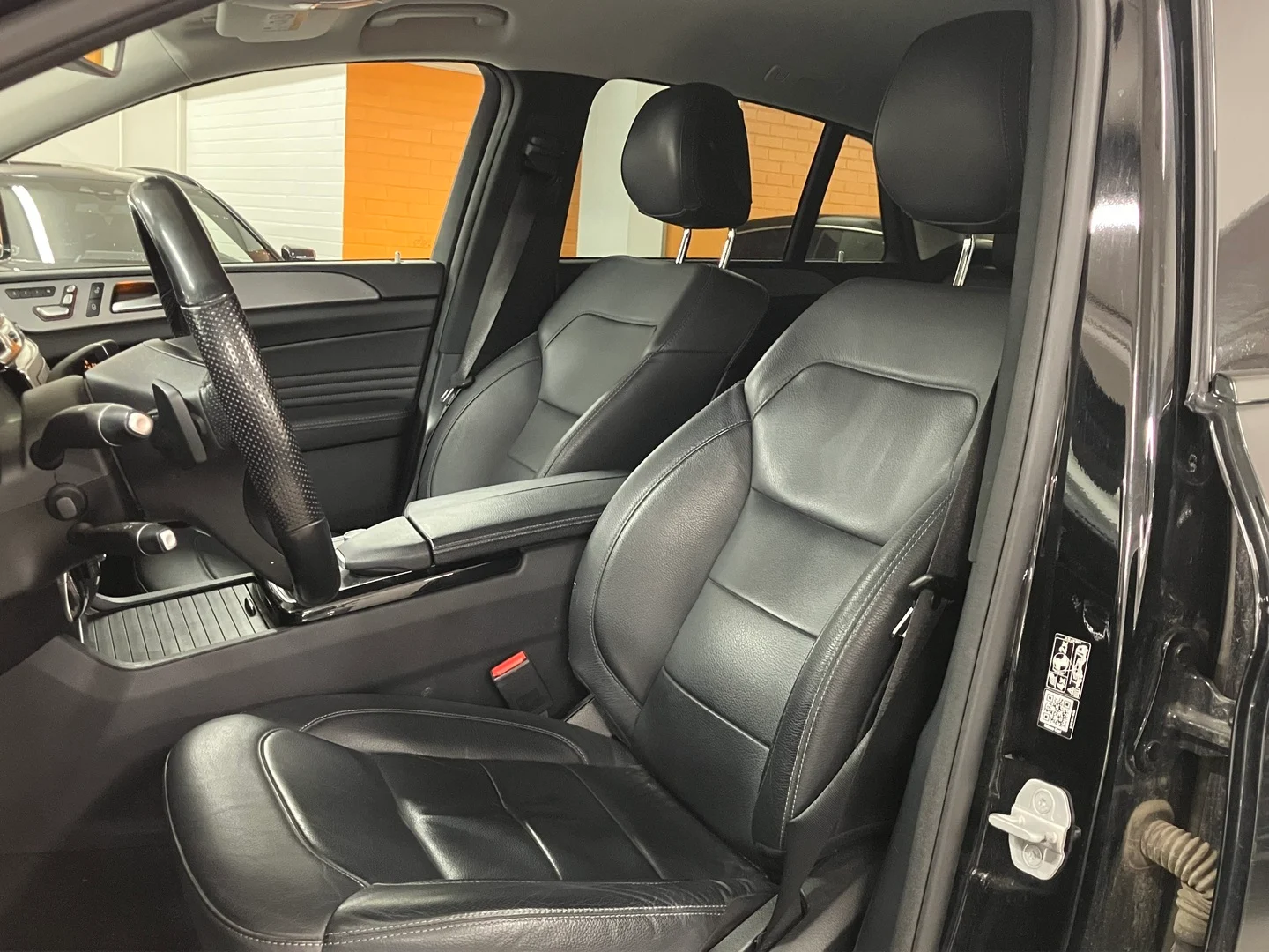 Car Image - 4hSKuD8swFKFqSByq2zeVz