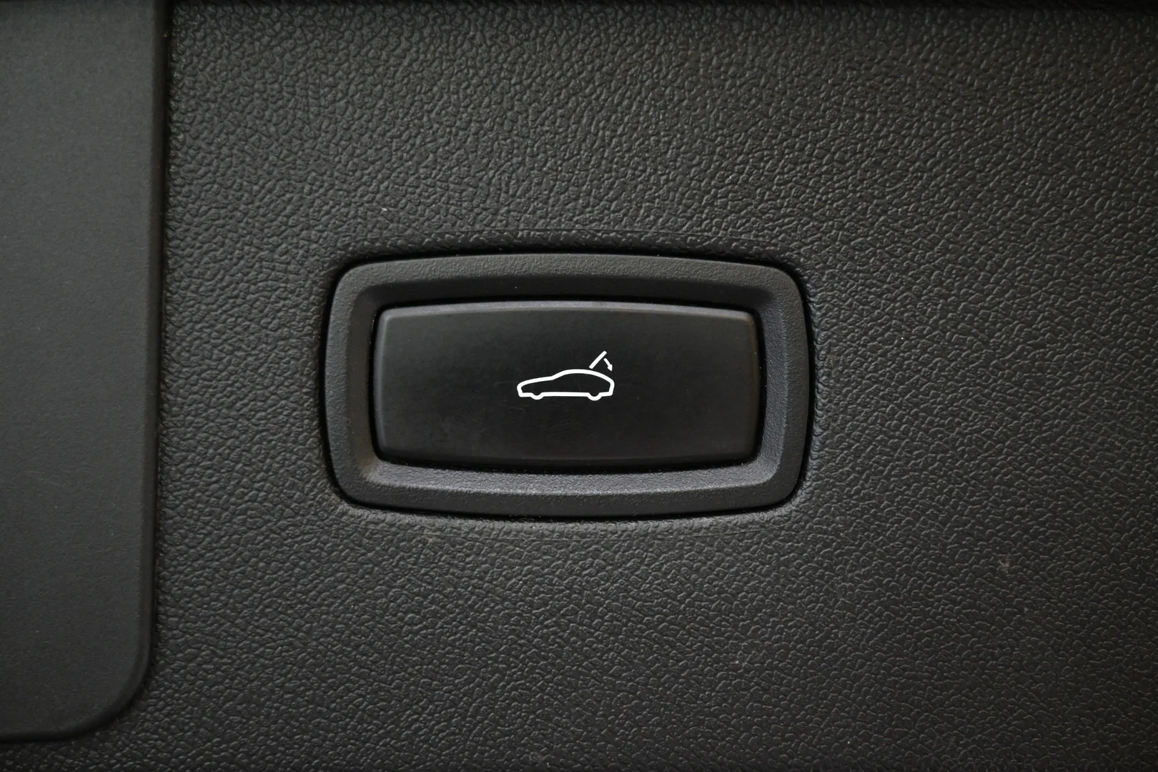 Car Image - 5mUsJwtG5P0Ugz4Ym8yZGq
