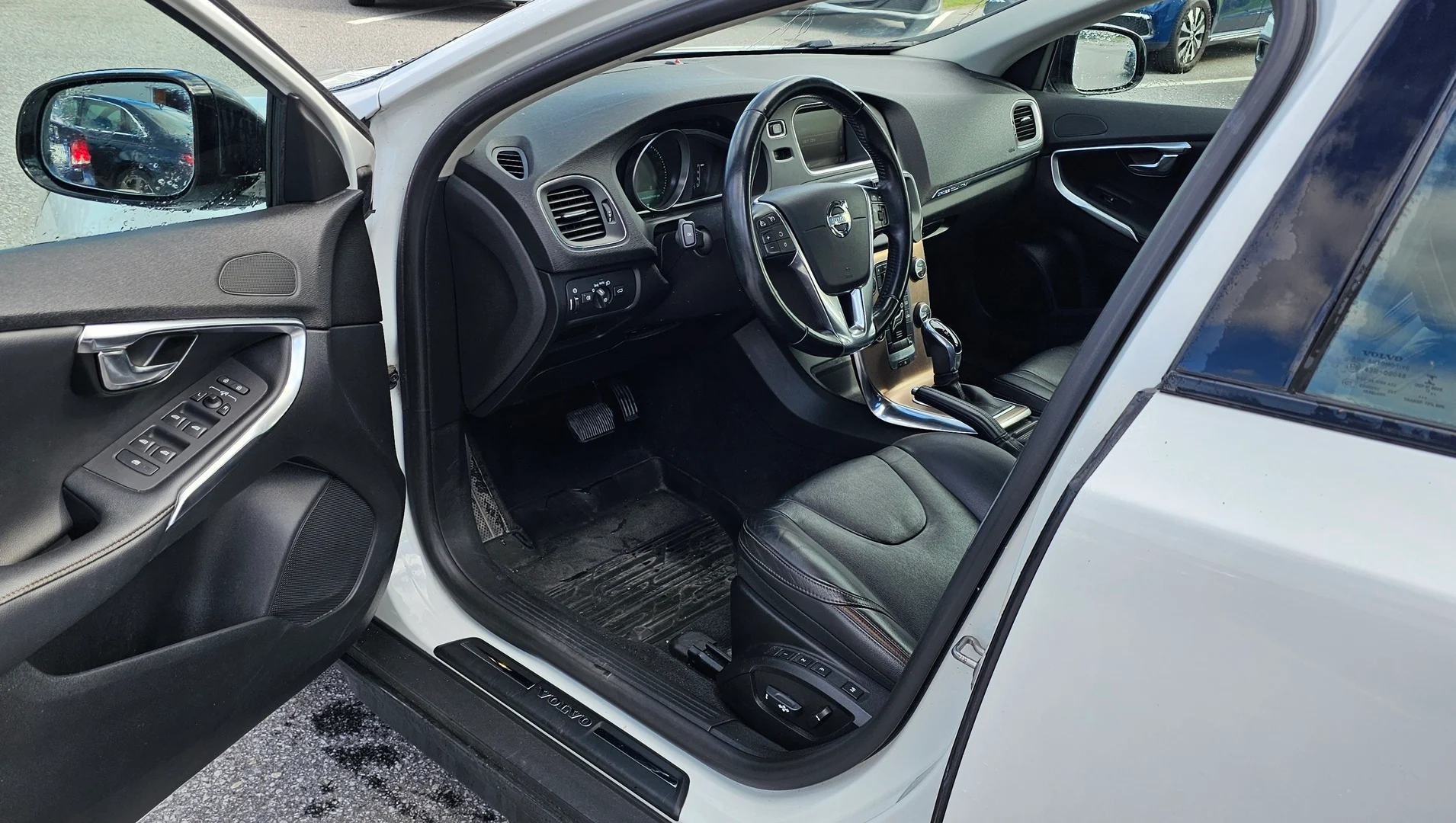 Car Image - cLFuiT1fYZs2dqsgCaLNG