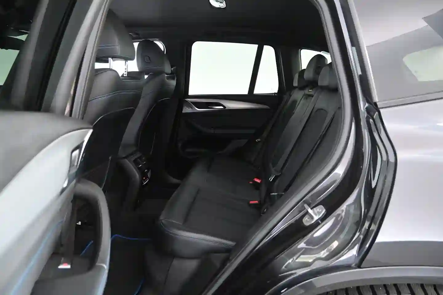Car Image - 1bSVgjAaV0SG3AE9HwtwJR