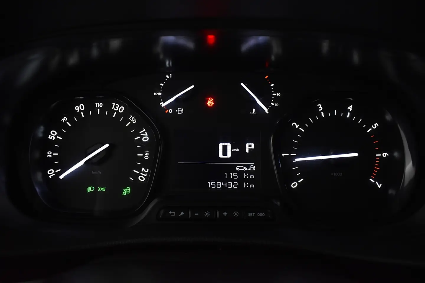 Car Image - M6orMXXj3ahHt55S8Pvyv