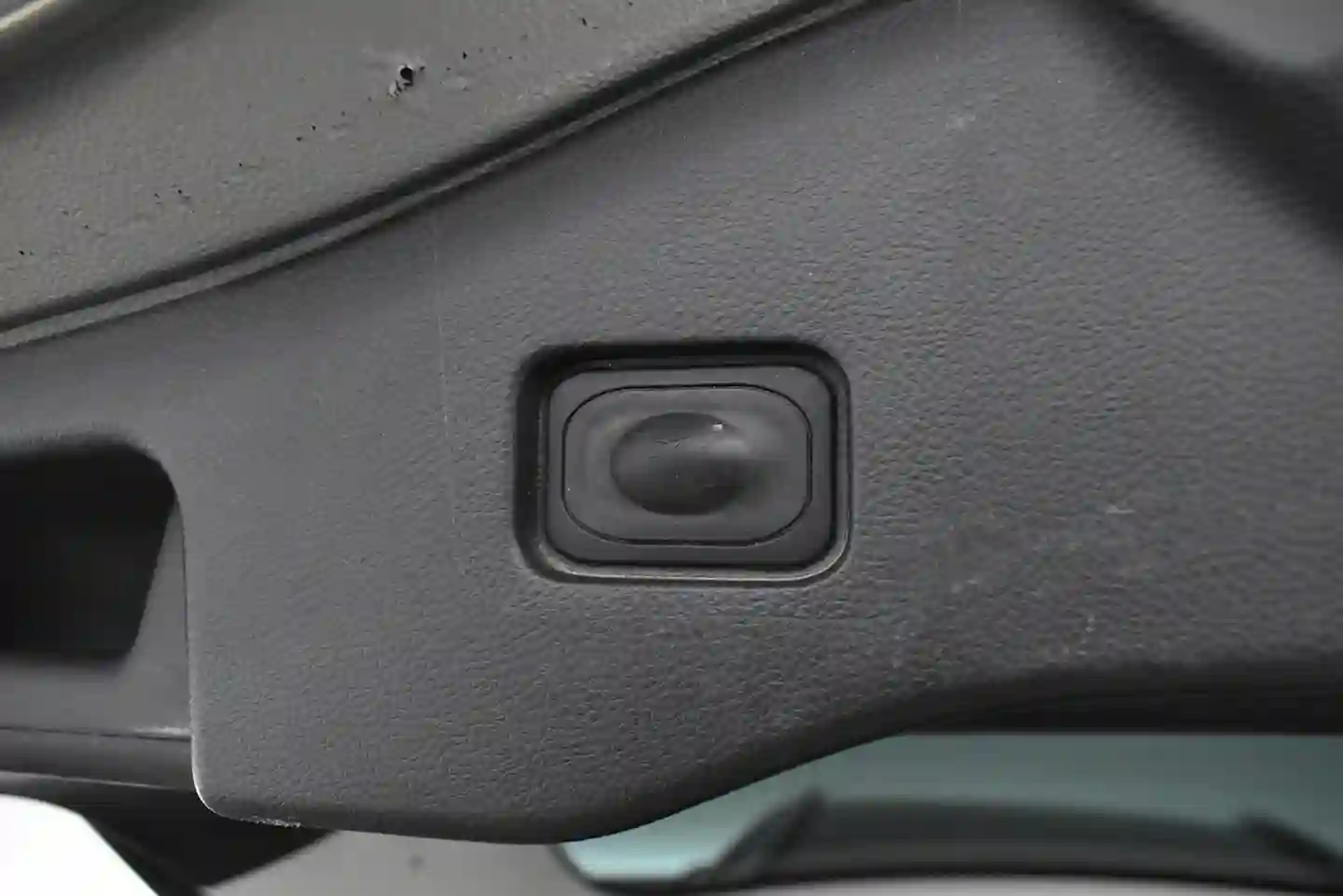 Car Image - eVG27zK8pwbeufiCfn0n0