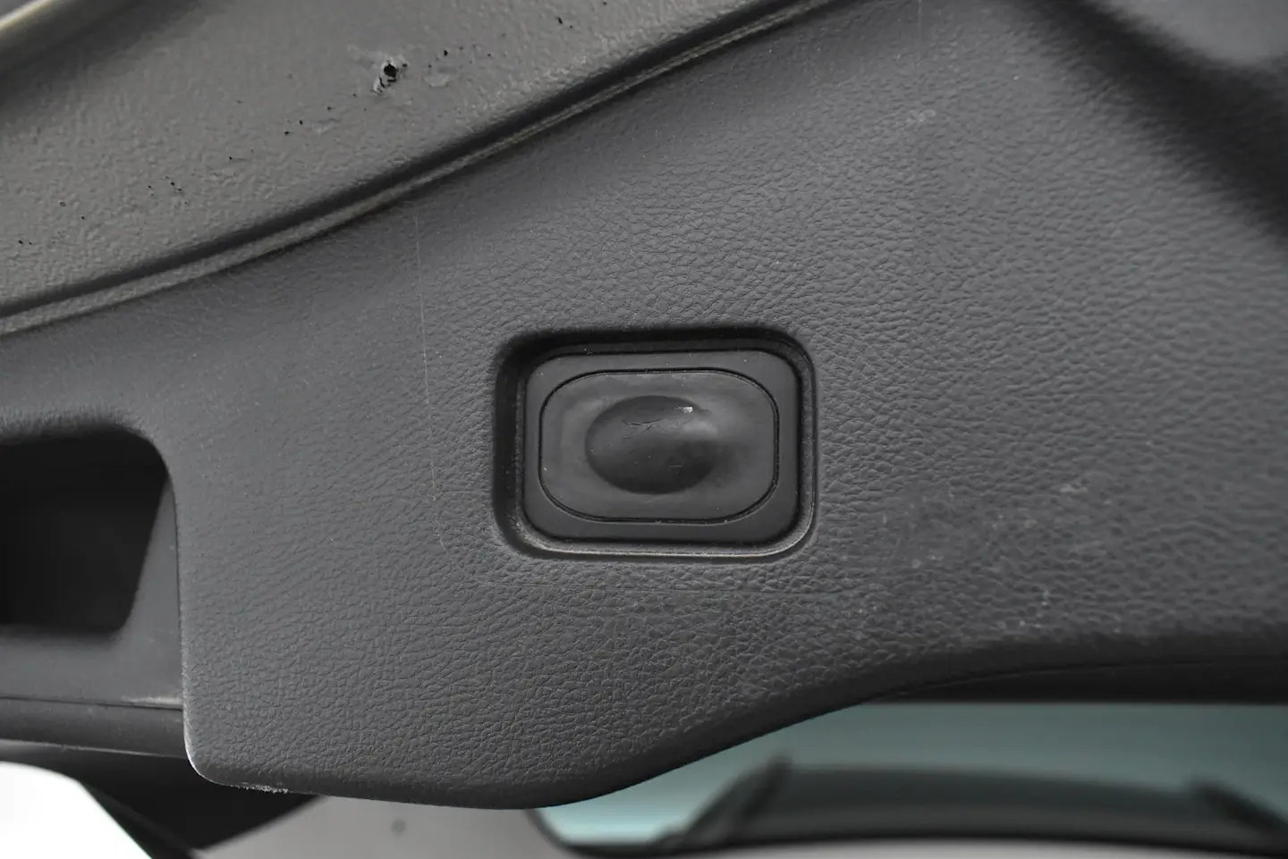 Car Image - eVG27zK8pwbeufiCfn0n0