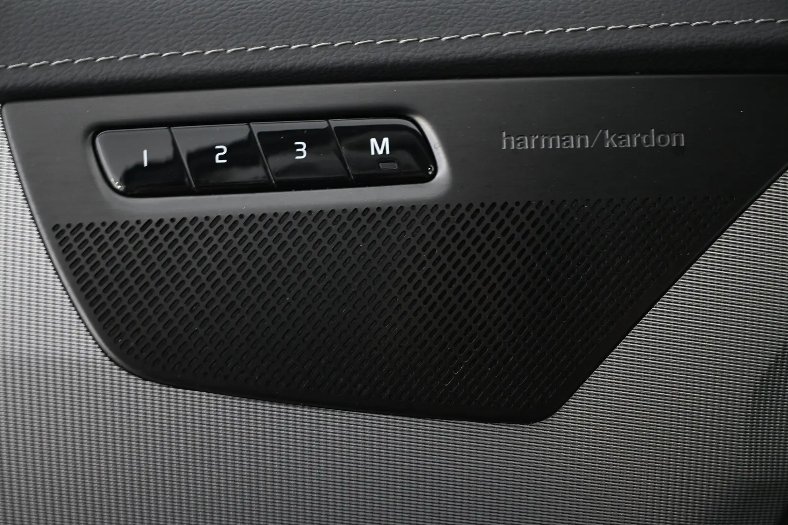 Car Image - 7jcOU7sDStPqsqZXKLF9b4