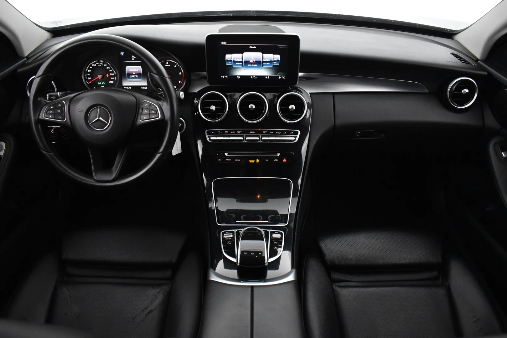 Car Image - ifeLo4KNeiWyfaKPE7Fpo