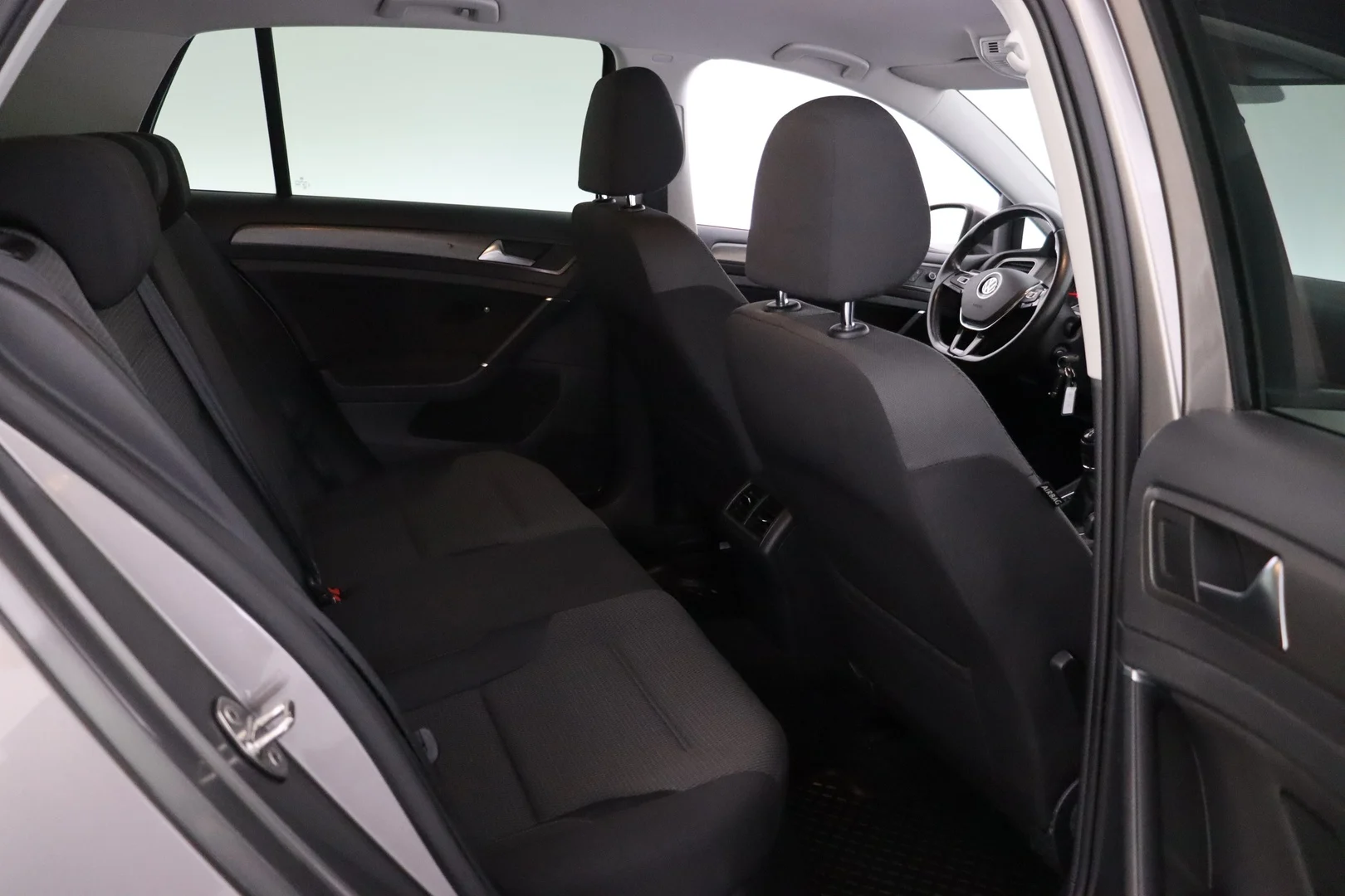 Car Image - 3PeVHMQXvBY2dcFrWzrDDf