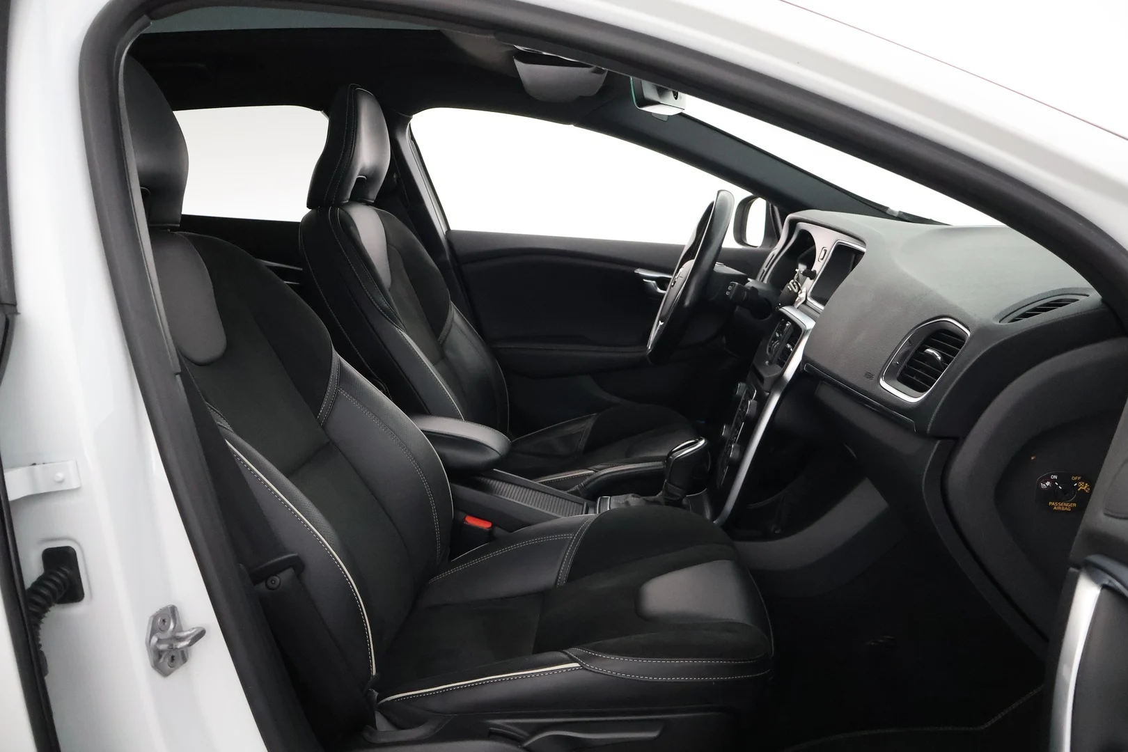 Car Image - 6Q4TU4tVTs8nZwpSYBlD9V