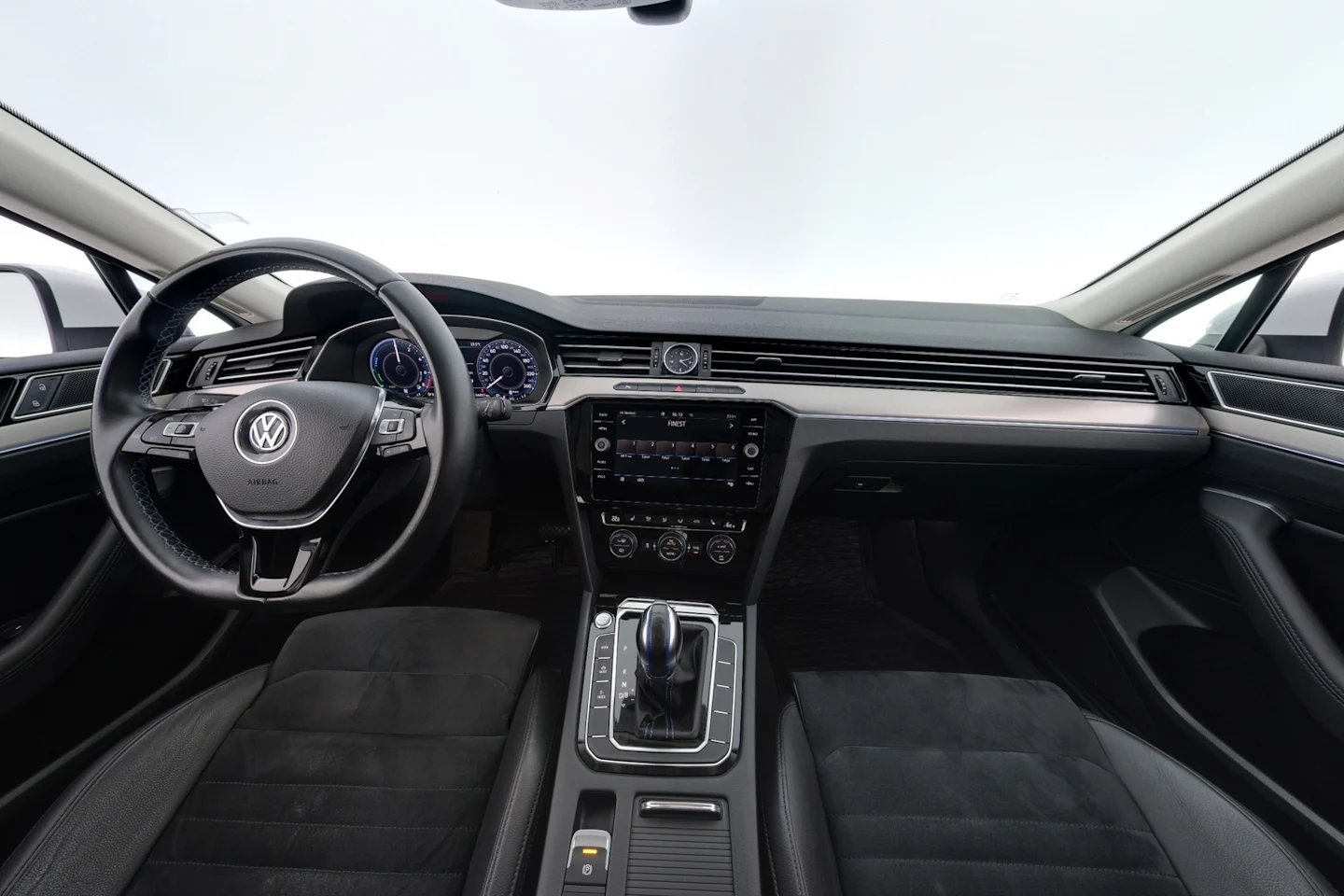Car Image - 2vgkK00pn8iswXfHCyP86f