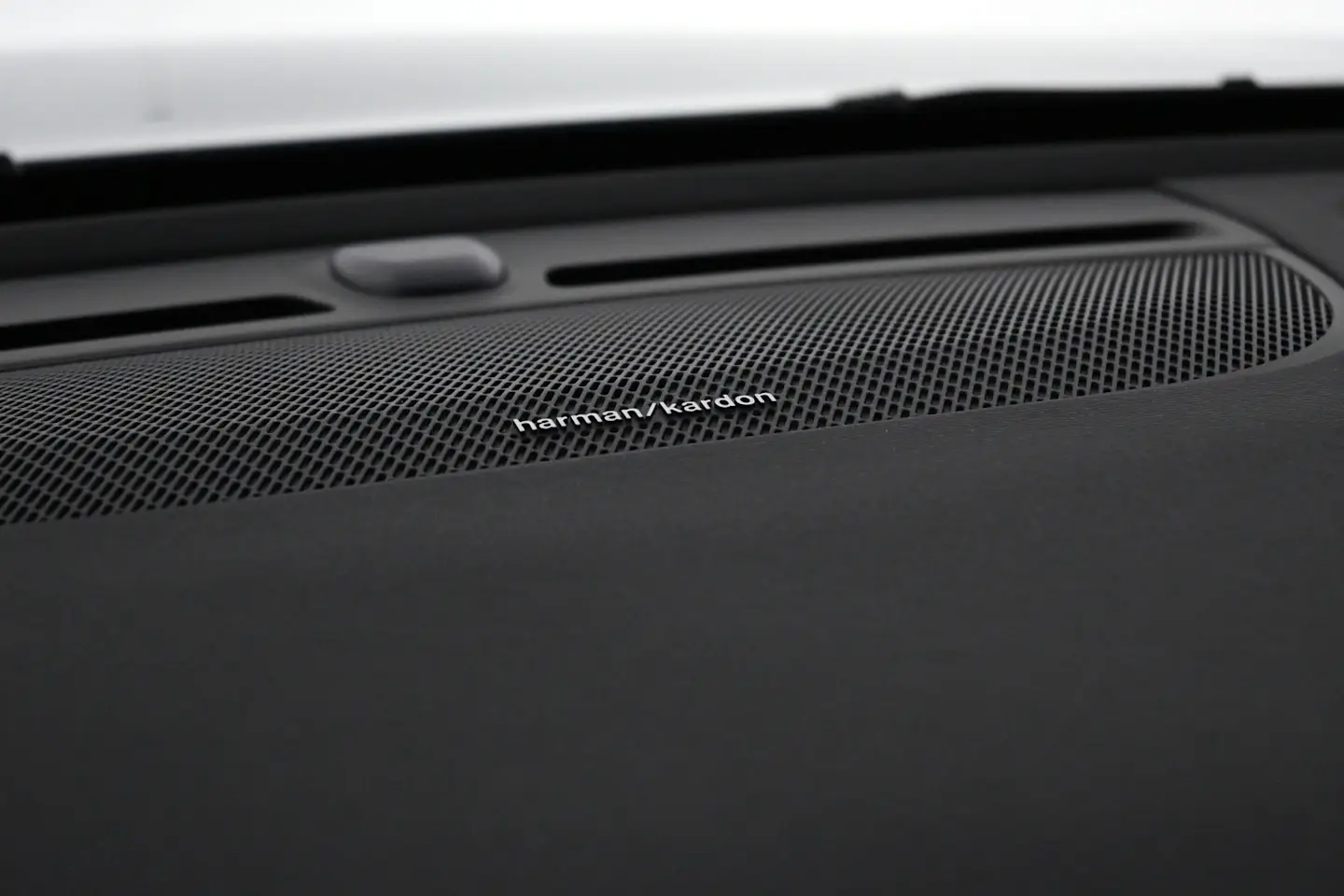 Car Image - 7DTzO37fzch0JrgK4MvxDi