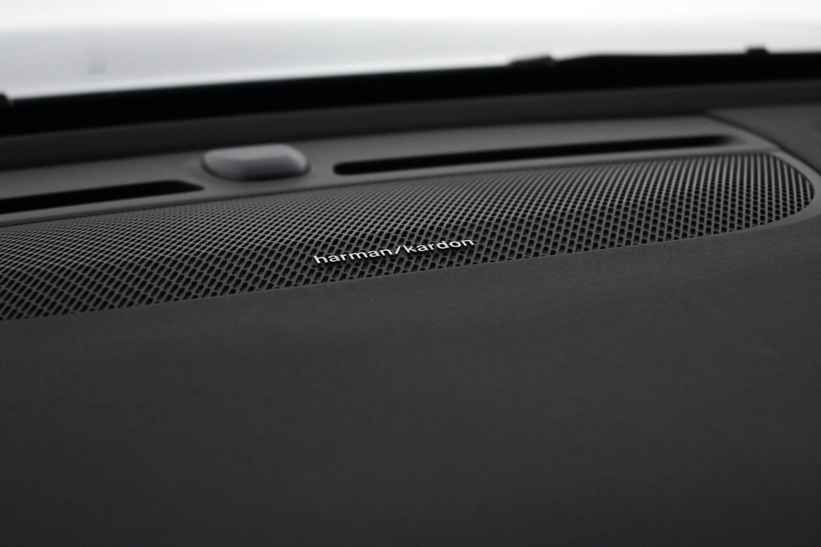 Car Image - 7DTzO37fzch0JrgK4MvxDi