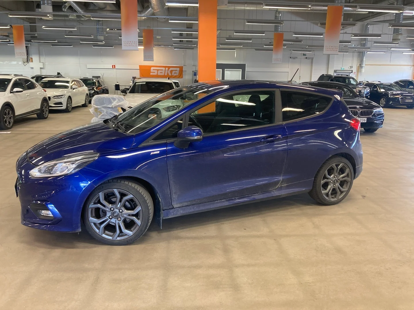 Car Image - 72oMGqff1PLFJDRmdD70Gq