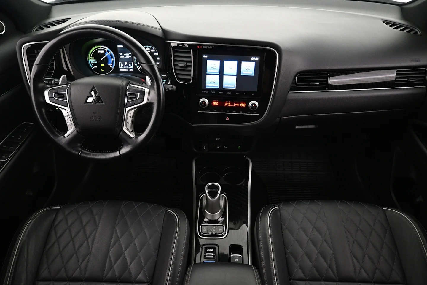 Car Image - 2TA5R7STDHfC6N9dbr8L6S