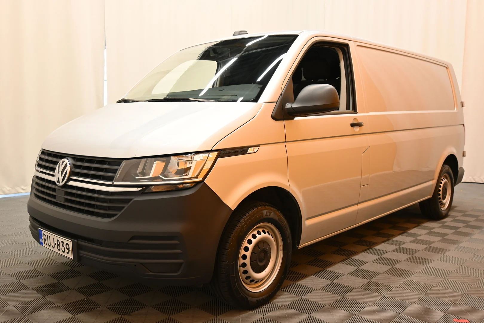 Car Image - 77qnMrnyKHouhjyxSmXCi9