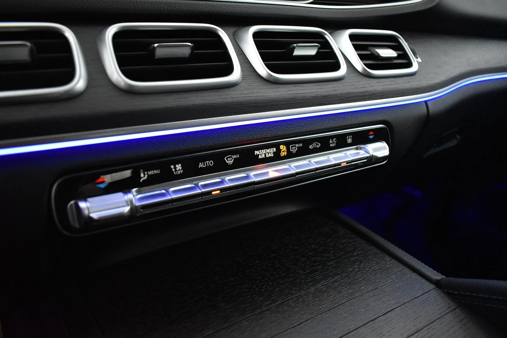 Car Image - 3oV7QXH3MQfszv42GSi5zl
