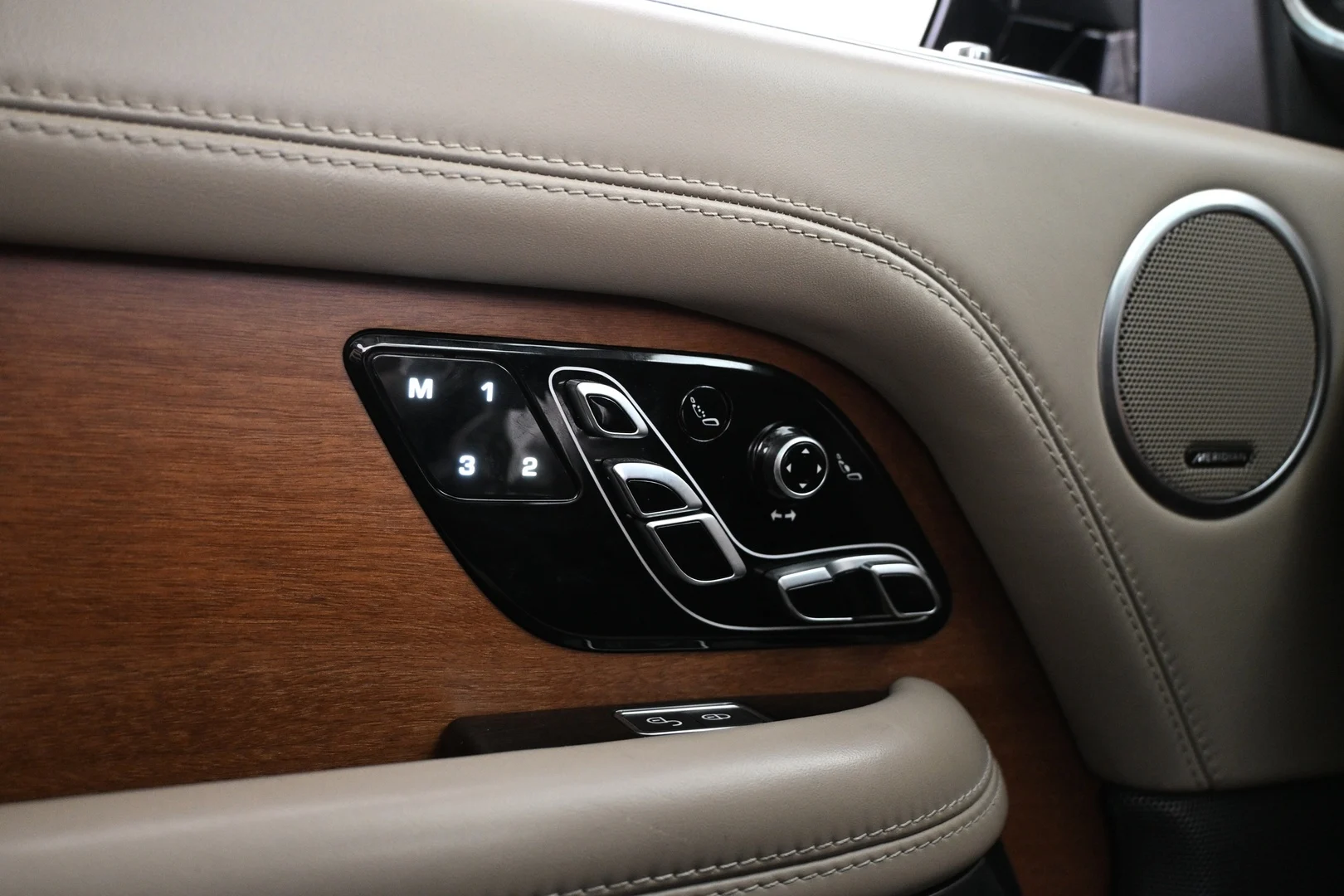 Car Image - 5oDZkzPDgvzJmM8jafxfGS