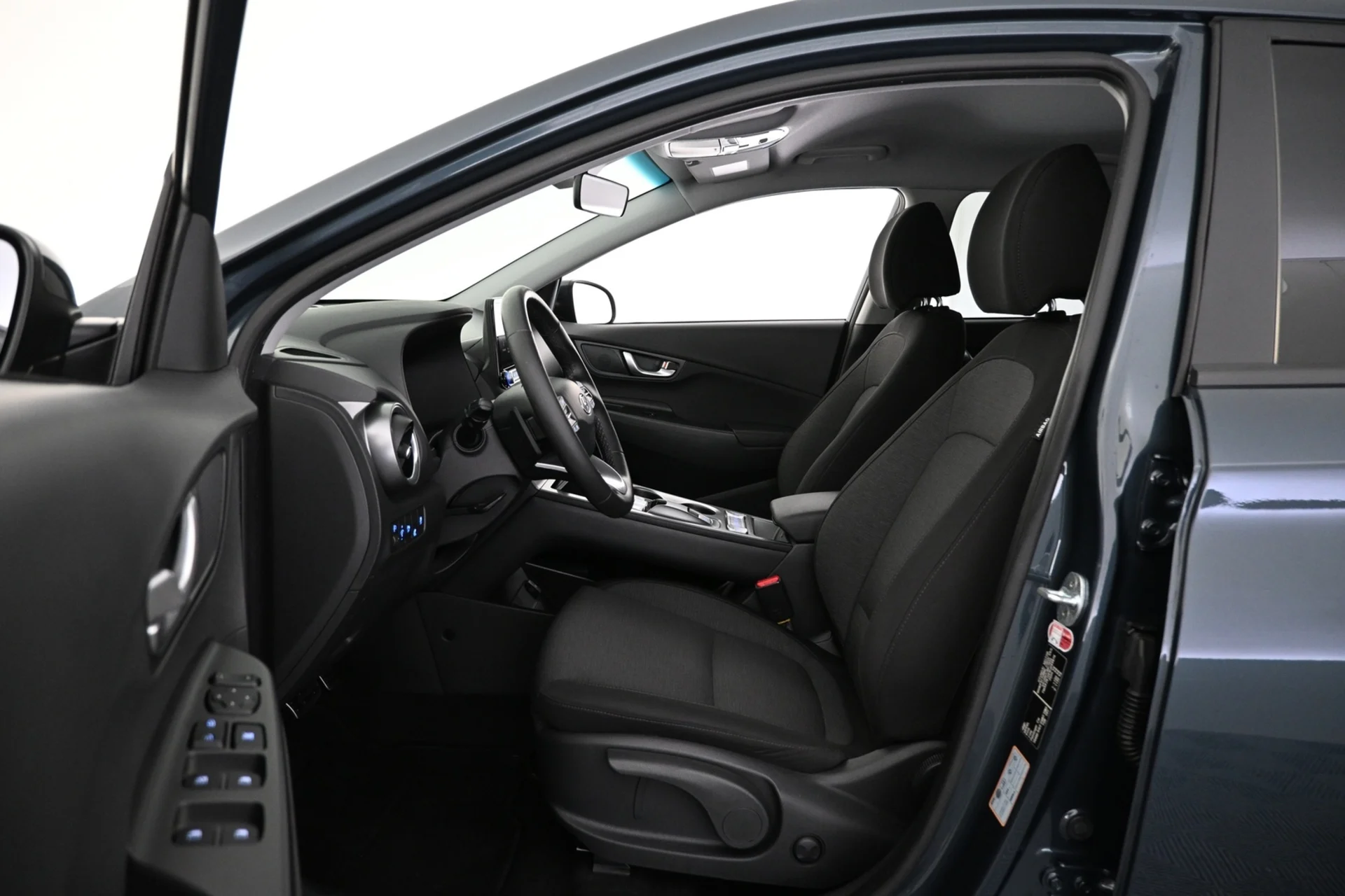 Car Image - 5XDzz3aKqz12slTqWoakPS
