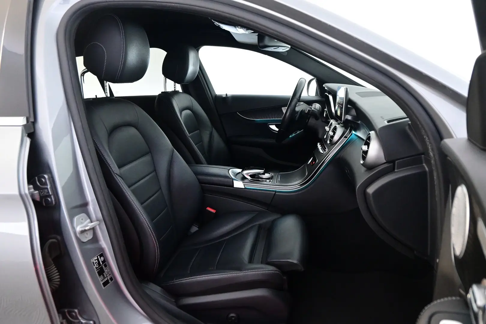 Car Image - 3Q1cmYW1wquo21rty4CEox