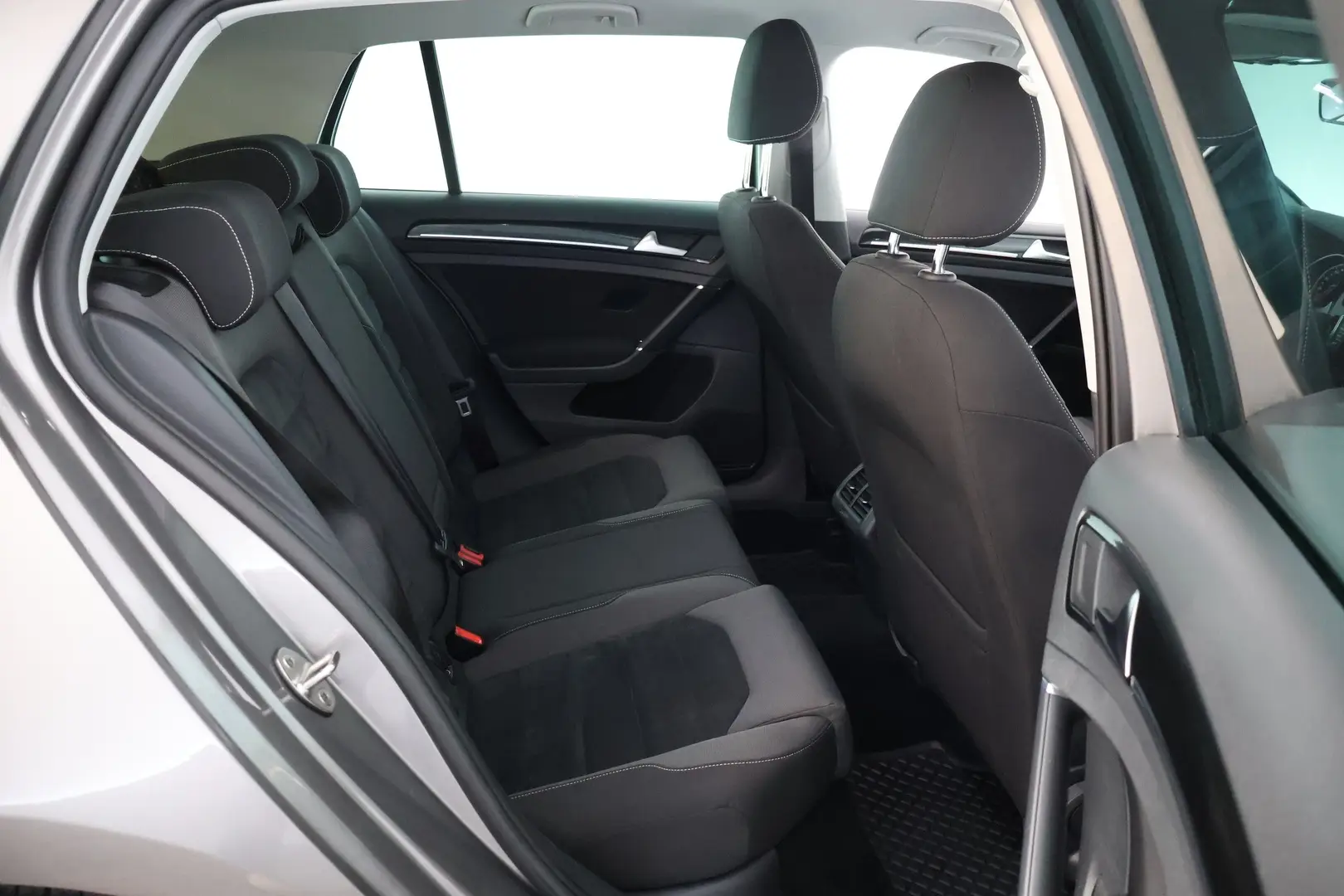 Car Image - 75FPxitWmI8EO70C0Ty2N