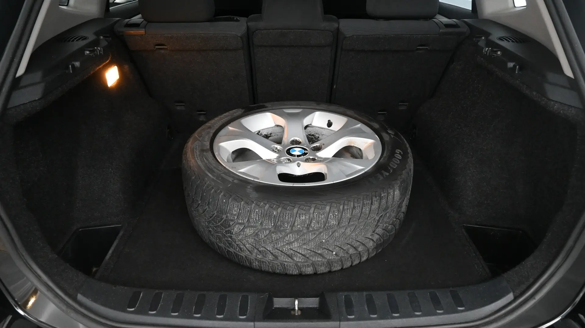 Car Image - zpGZOCpWQgON00Sm5Ob6g
