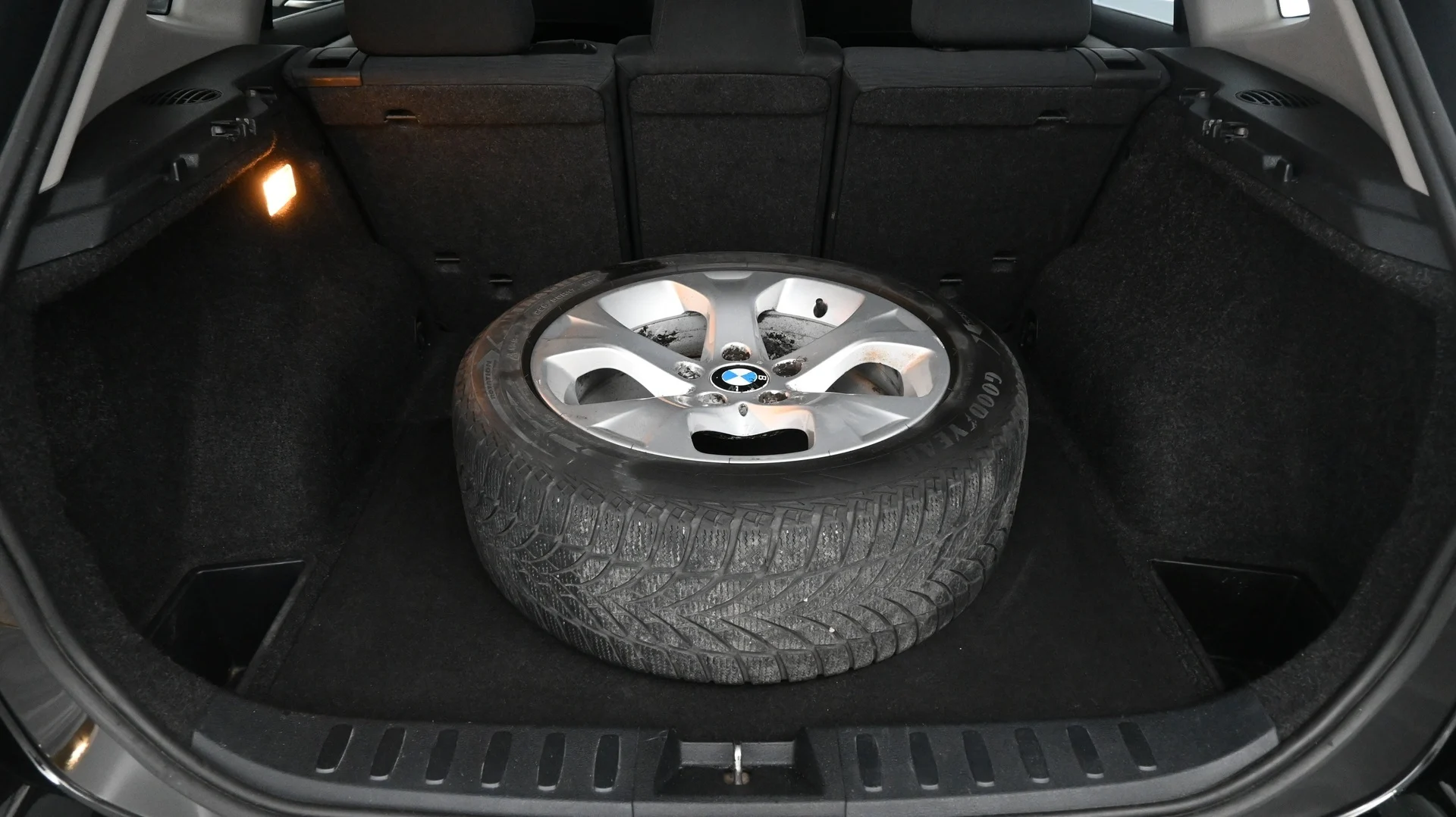 Car Image - zpGZOCpWQgON00Sm5Ob6g