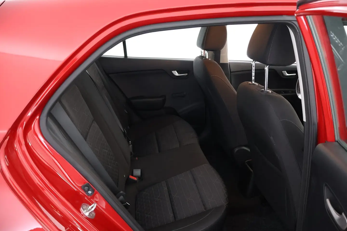Car Image - 2CvGpHbNGiT4ZfuMV451fn