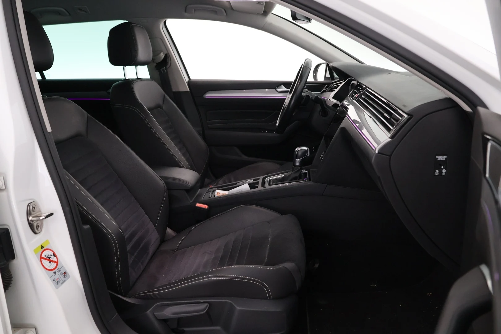 Car Image - 5bu3aCy9gO6auu5VEbVDvW