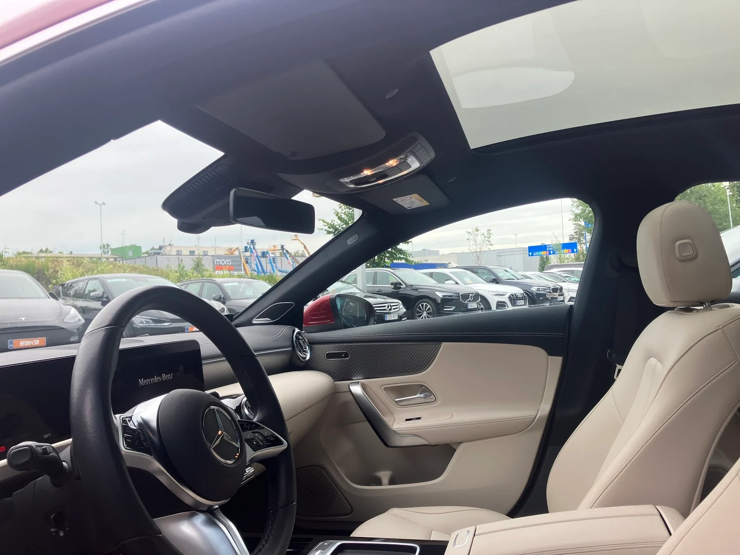 Car Image - 4qaENebTkL3GN2ZrSKG2Sg