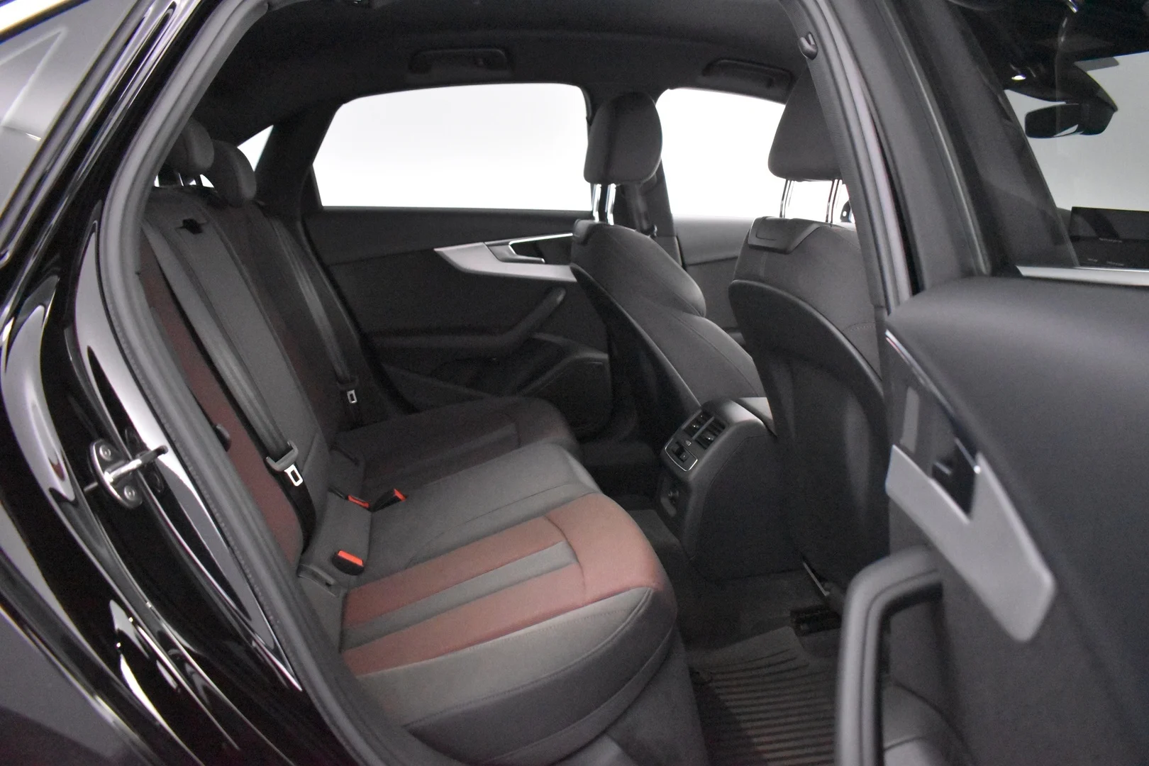 Car Image - 5DjJOxIysn7uPRYbRZvLuC