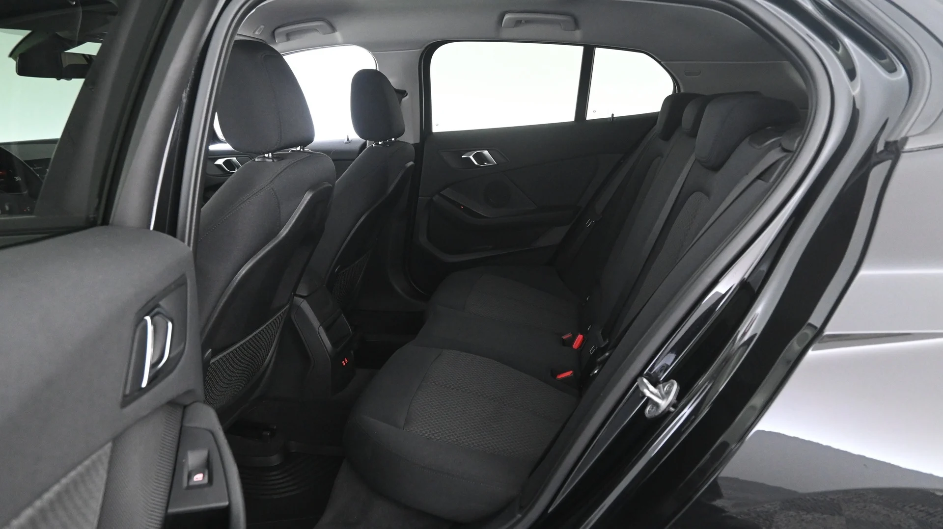 Car Image - tT73UlJgbImYfSDSsvphX