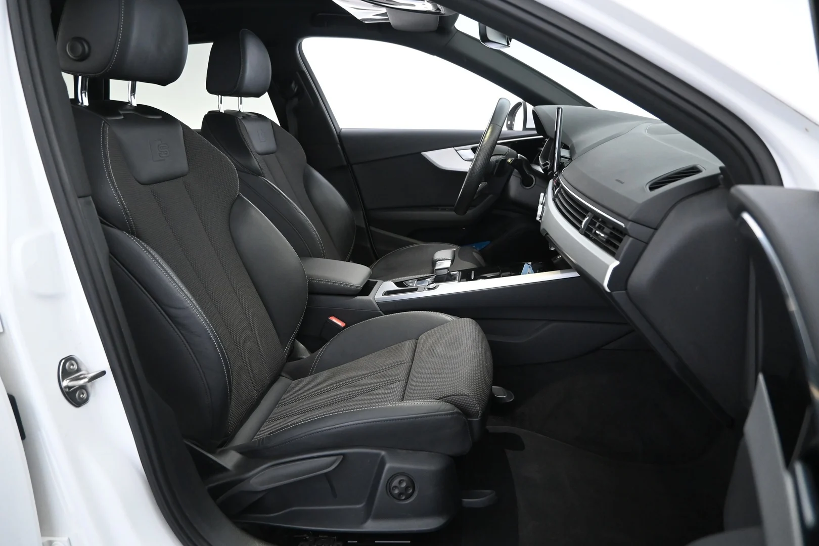 Car Image - 5ajgJ3z6v310OywHyvw4FU