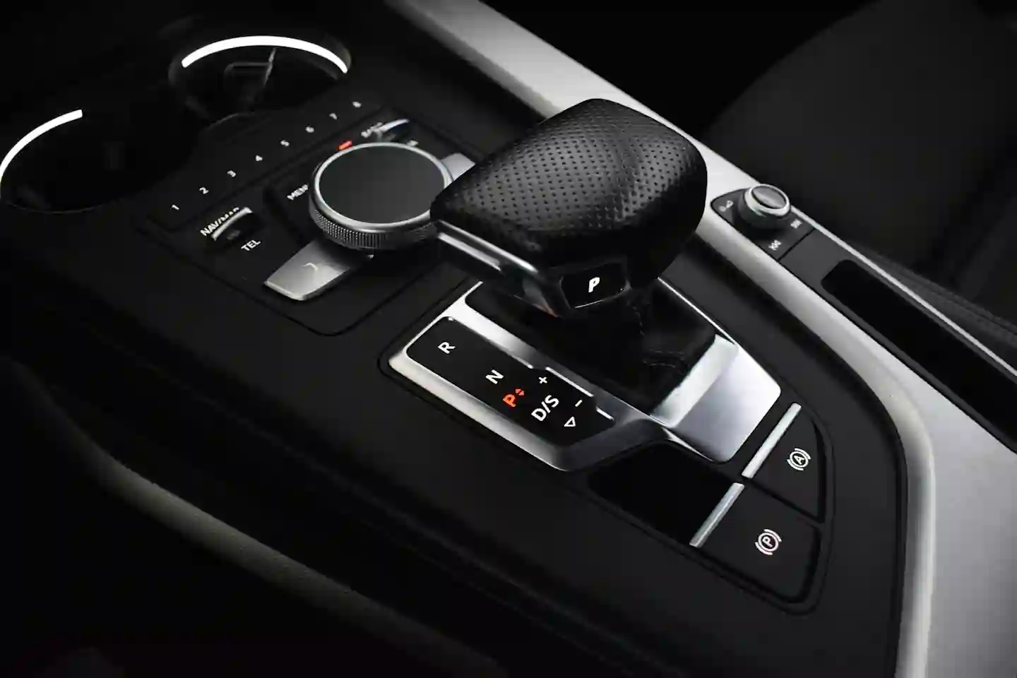 Car Image - 6As1xvYkzxKF1aMIY3ROia