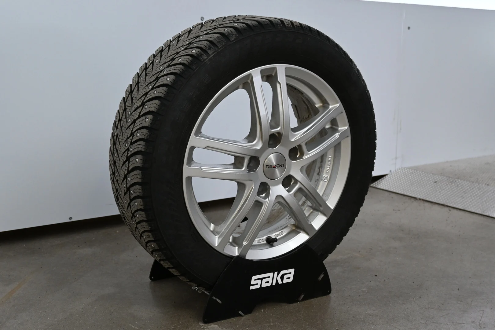 Car Image - 7KmoB11RE43HCBGp4ccymE