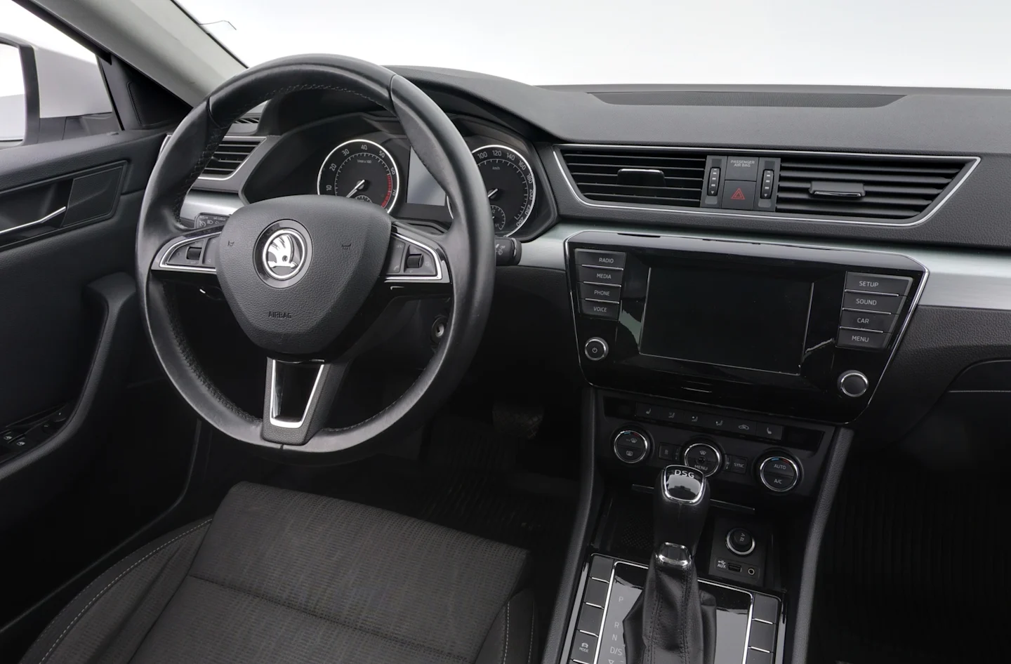 Car Image - Y8fldEjNj3dqZ7ToSERkc