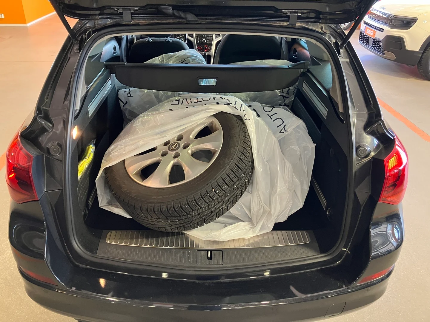 Car Image - 6KFvvhnQ45qU7PenYiqPbX