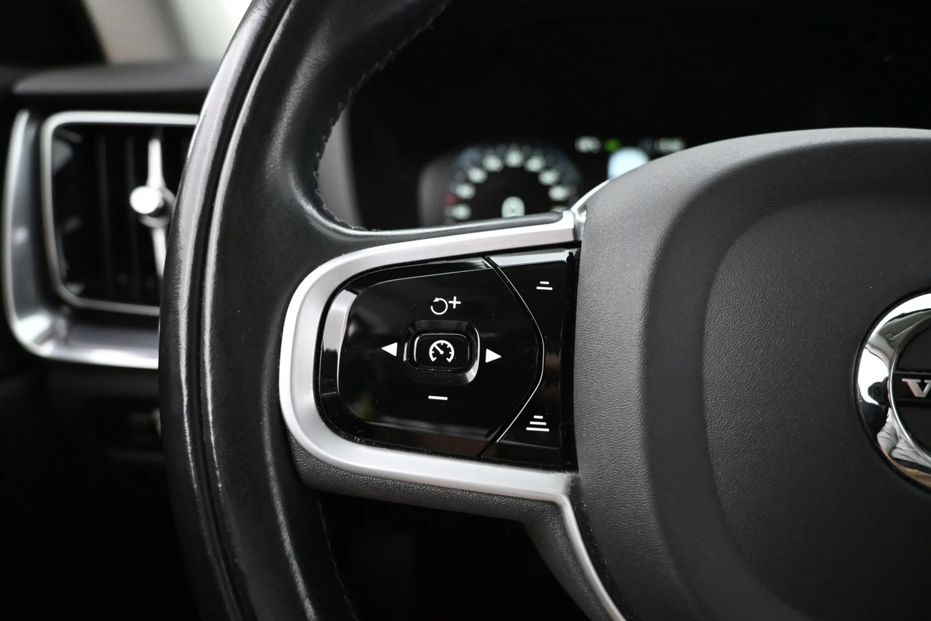 Car Image - 6tm68lm1dMOQbGQtqIKaNo