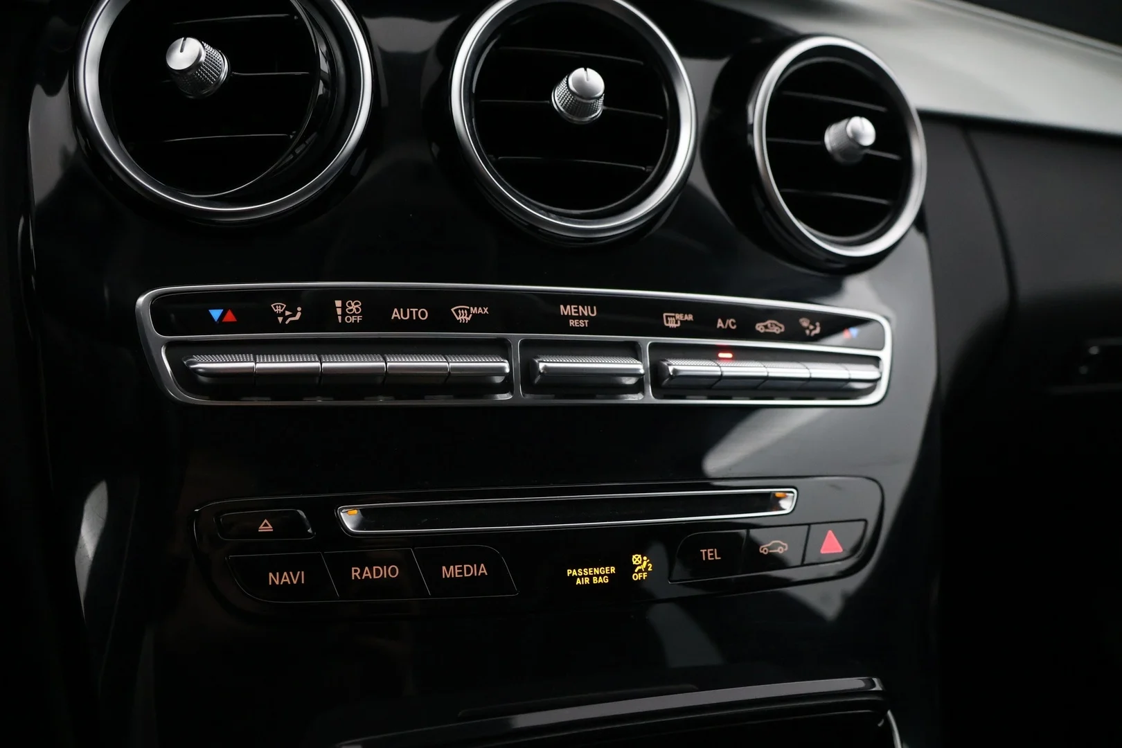 Car Image - 6MqDV8LtZUMXzDIhZ5xsEl