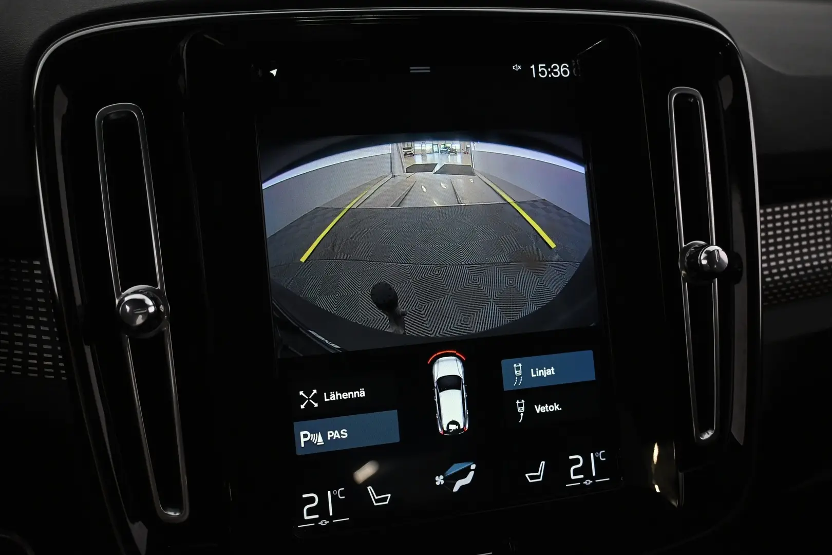 Car Image - NXDdqeLKEf2w9dWDUbJmP