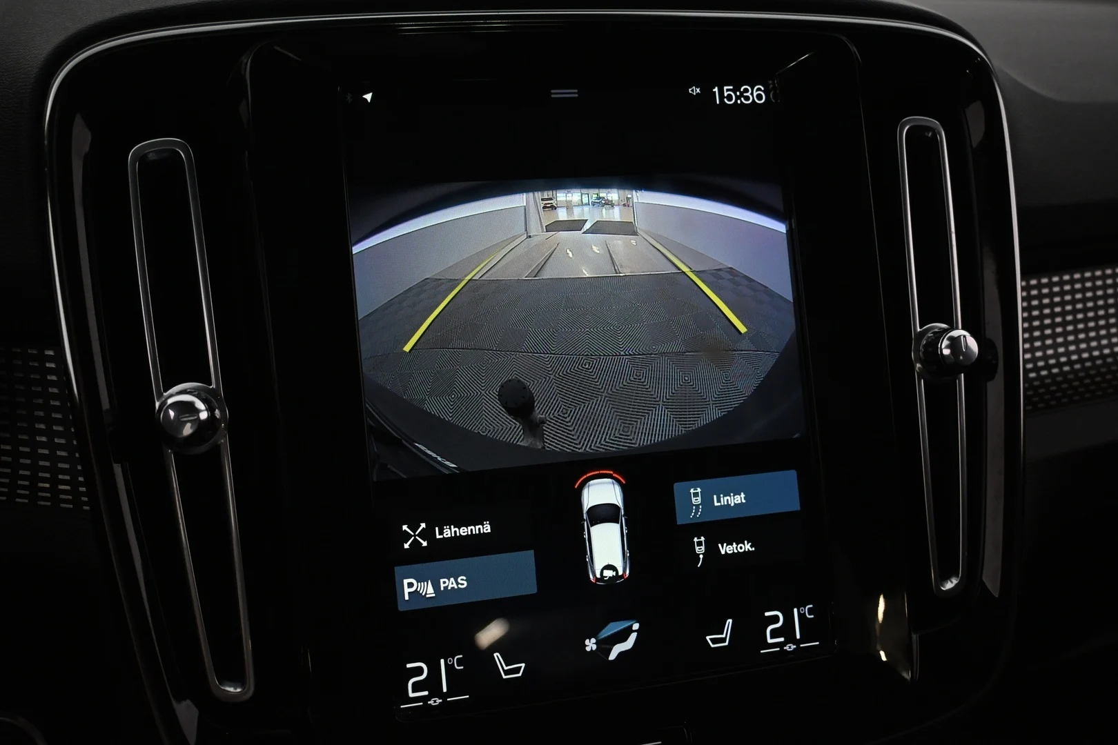 Car Image - NXDdqeLKEf2w9dWDUbJmP