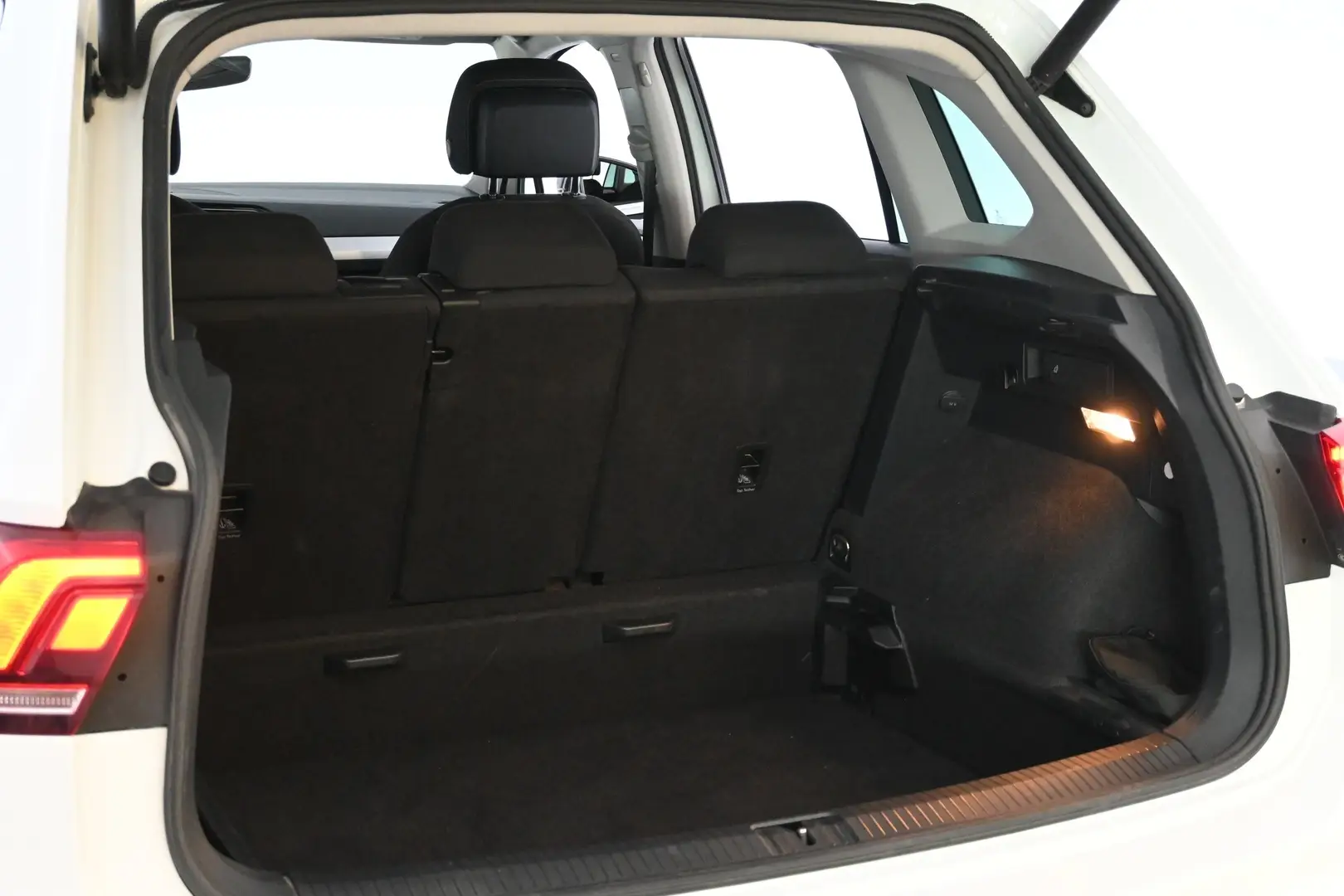 Car Image - 7JBRSnC2MQgP6xfamZeV2X