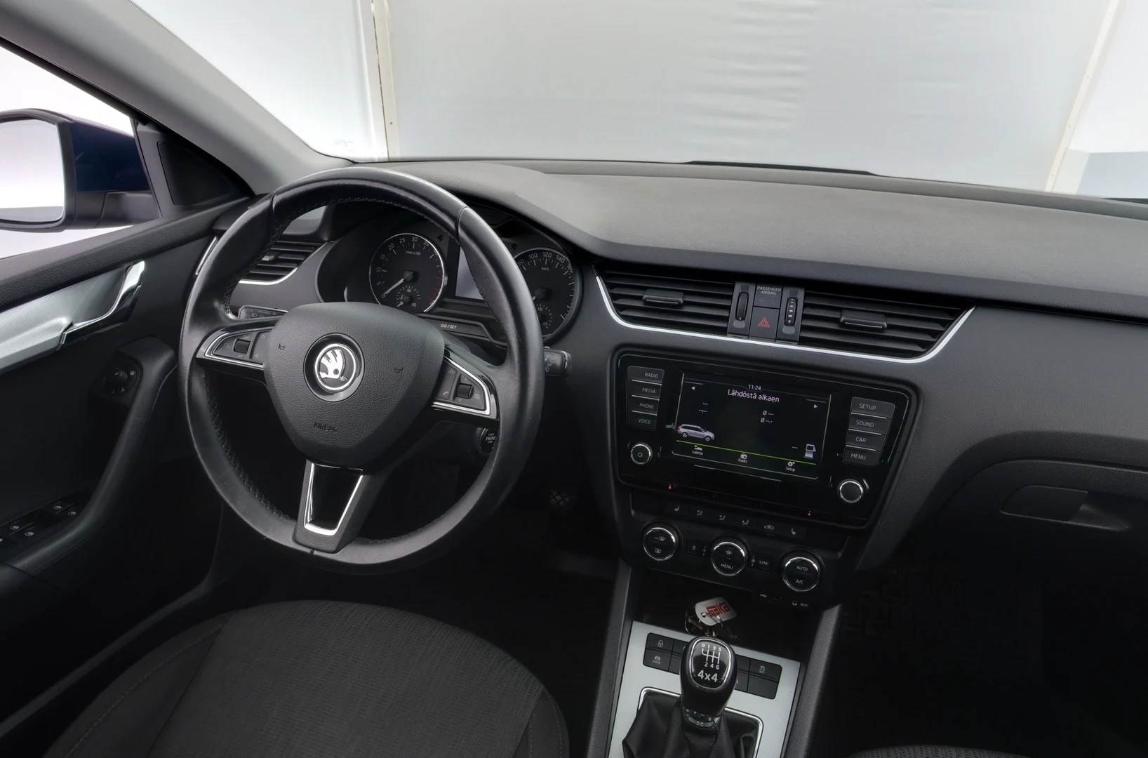 Car Image - wDHIYy7B8oY2HZMgX6EXX