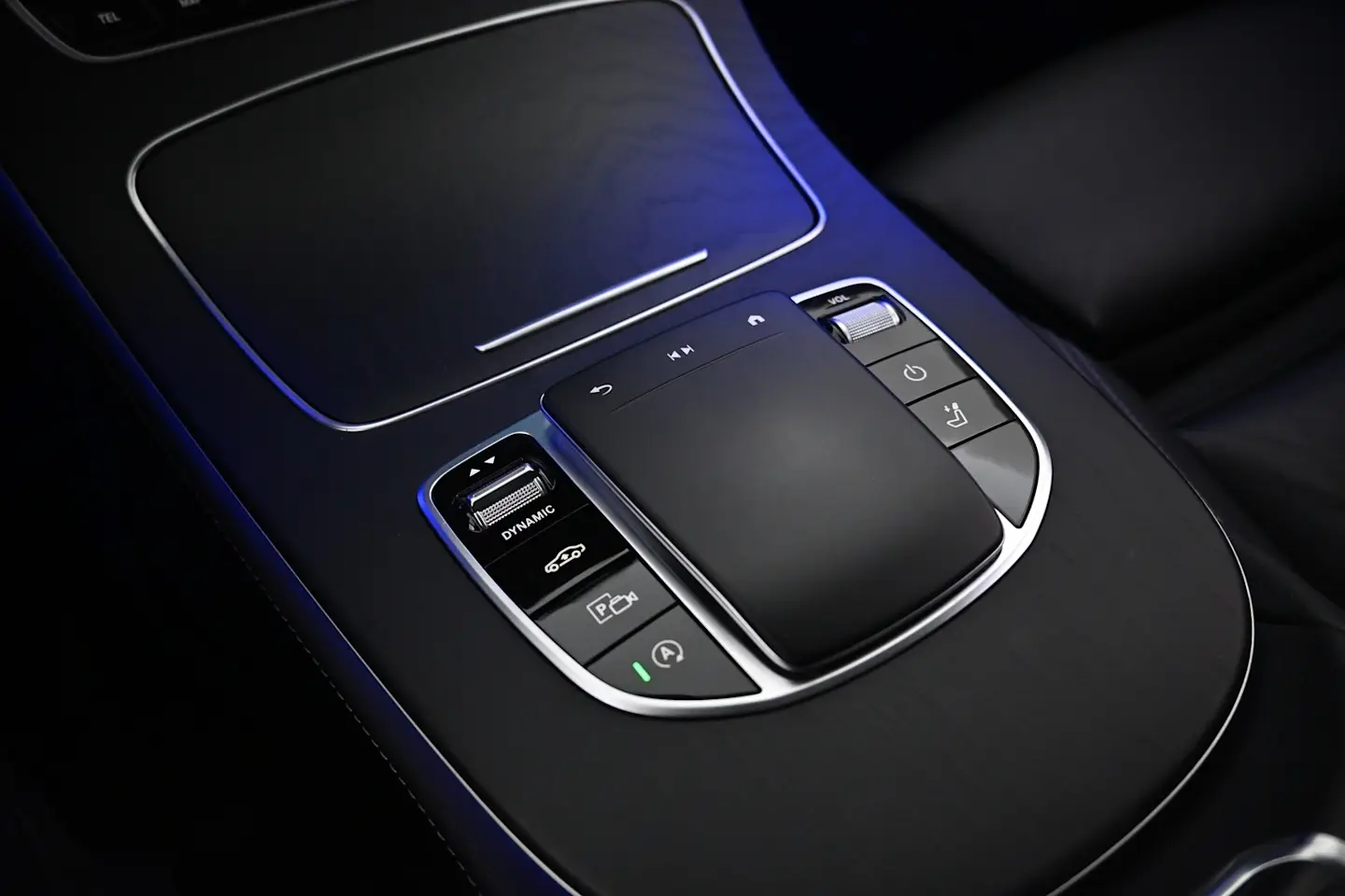 Car Image - 3PQm1YkJIRgl0e9BLc75BP